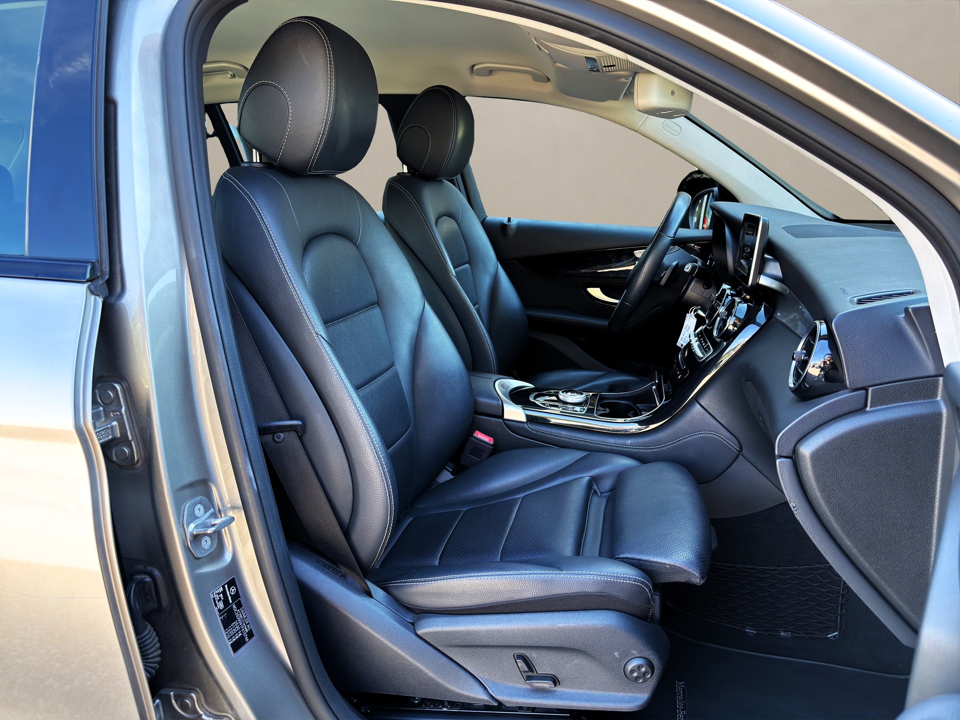 MERCEDES-BENZ GLC 250 d 4Matic 9G-Tronic ✅CH-Fahrzeug & 8-fach bereift✅-image-9