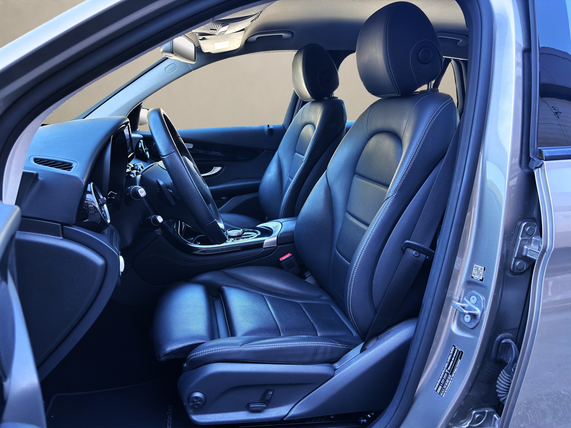 MERCEDES-BENZ GLC 250 d 4Matic 9G-Tronic ✅CH-Fahrzeug & 8-fach bereift✅-image-8
