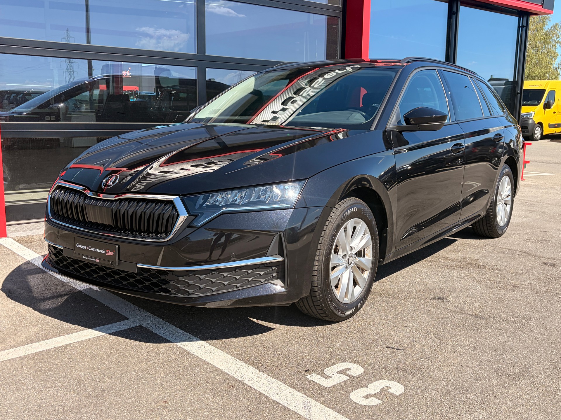 SKODA Octavia Combi 1.5 TSI mHEV DSG Selection-image-1