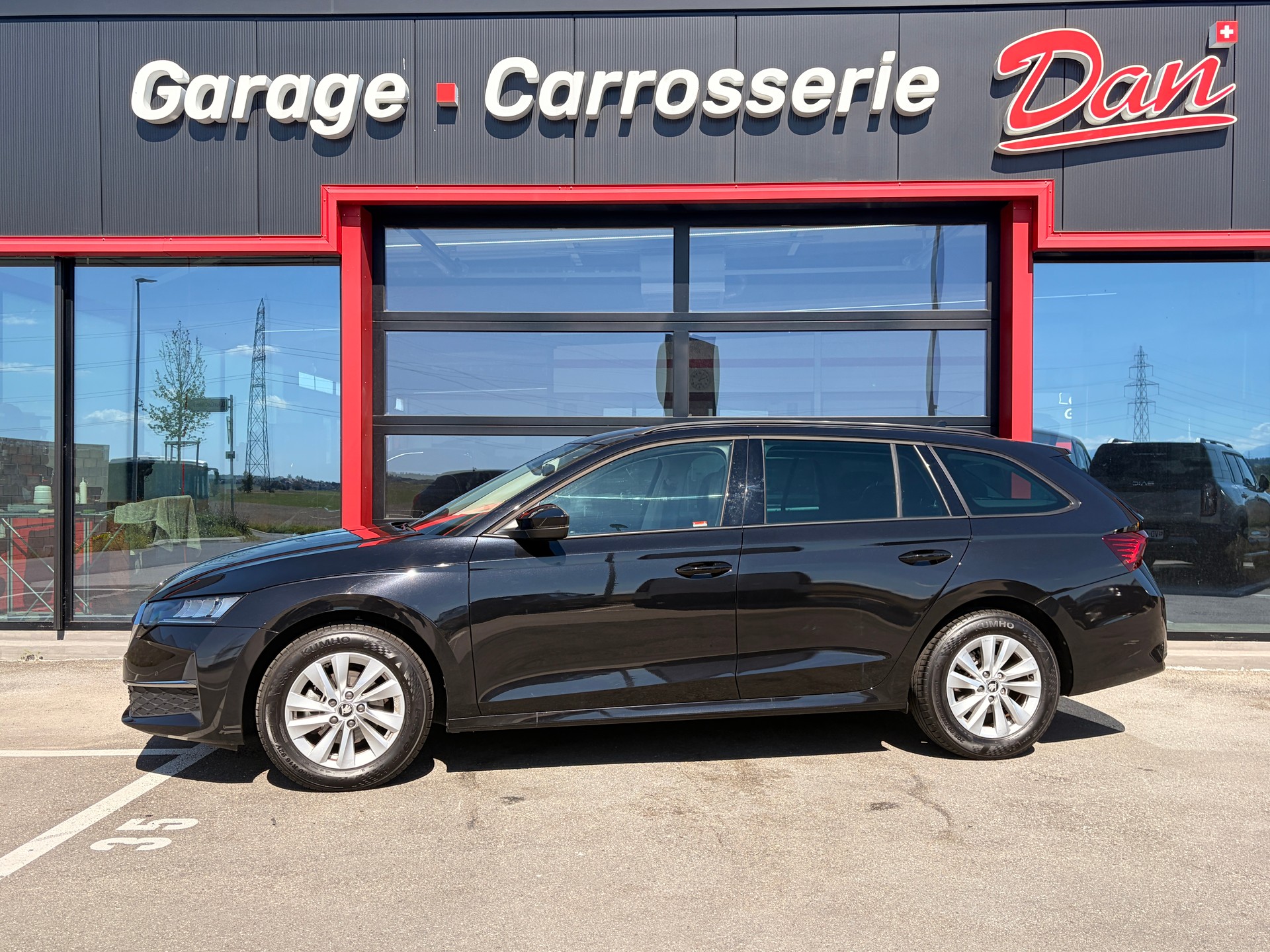SKODA Octavia Combi 1.5 TSI mHEV DSG Selection-image-0