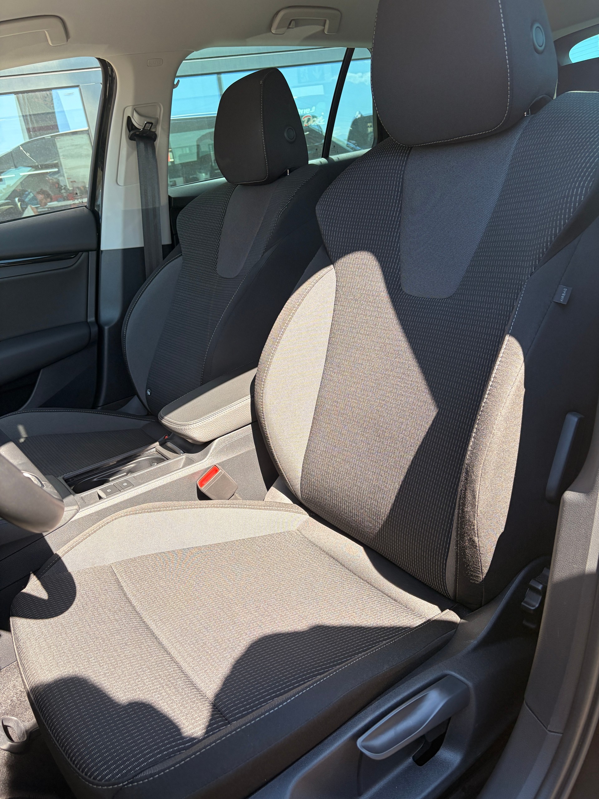 SKODA Octavia Combi 1.5 TSI mHEV DSG Selection-image-4