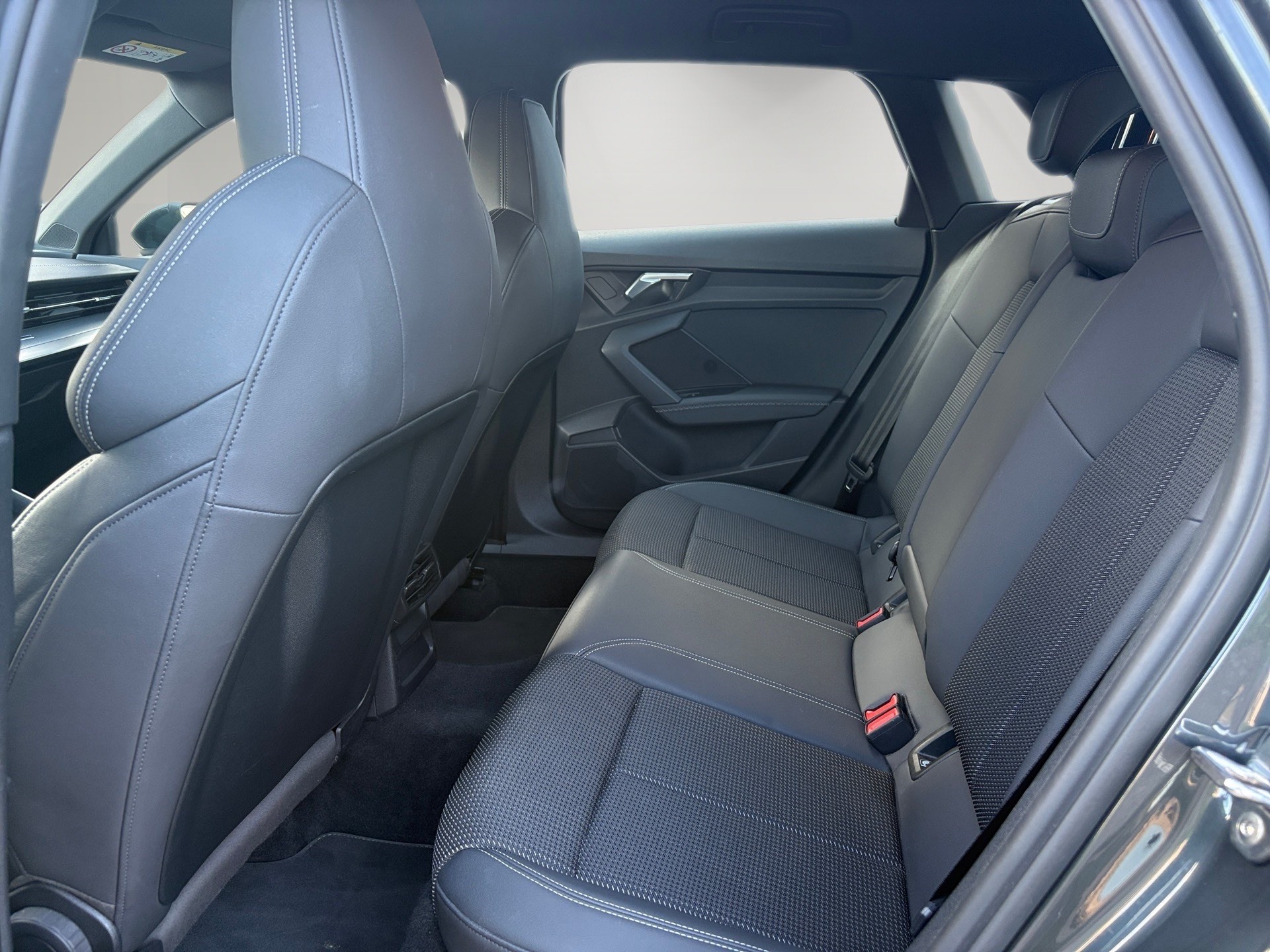 AUDI A3 Sportback 35 TFSI advanced S-tronic-image-14