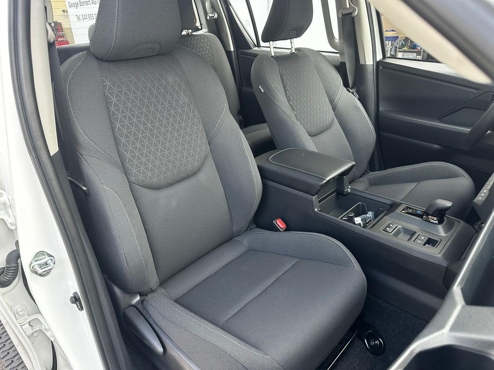 TOYOTA Hilux Double Cab.-Pick-up 59KWh Comfort-image-13