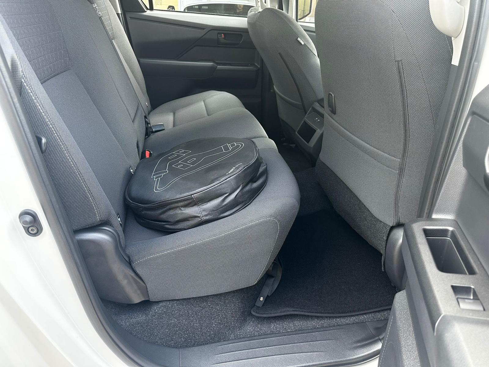 TOYOTA Hilux Double Cab.-Pick-up 59KWh Comfort-image-12