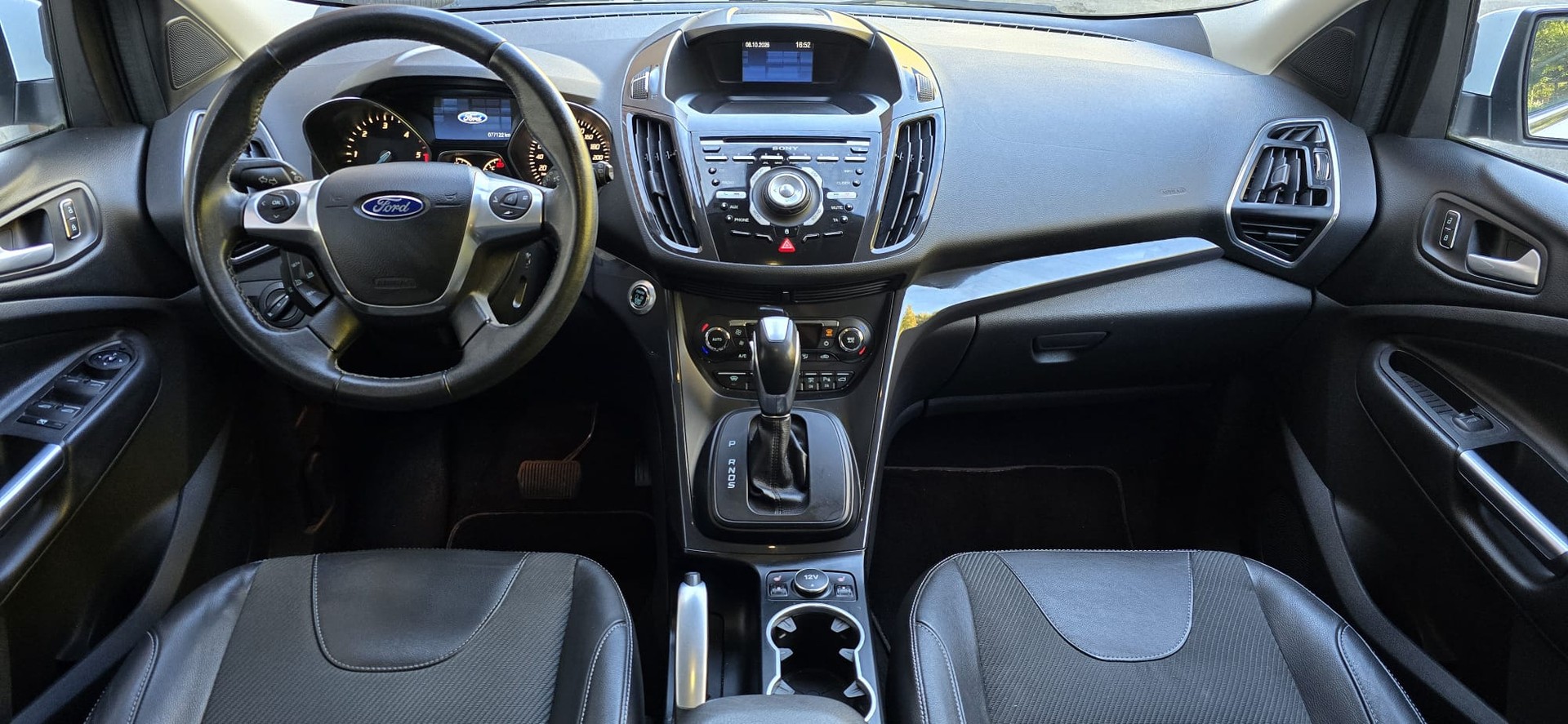 FORD Kuga 2.0 TDCi Titanium S 4WD PowerShift-image-9