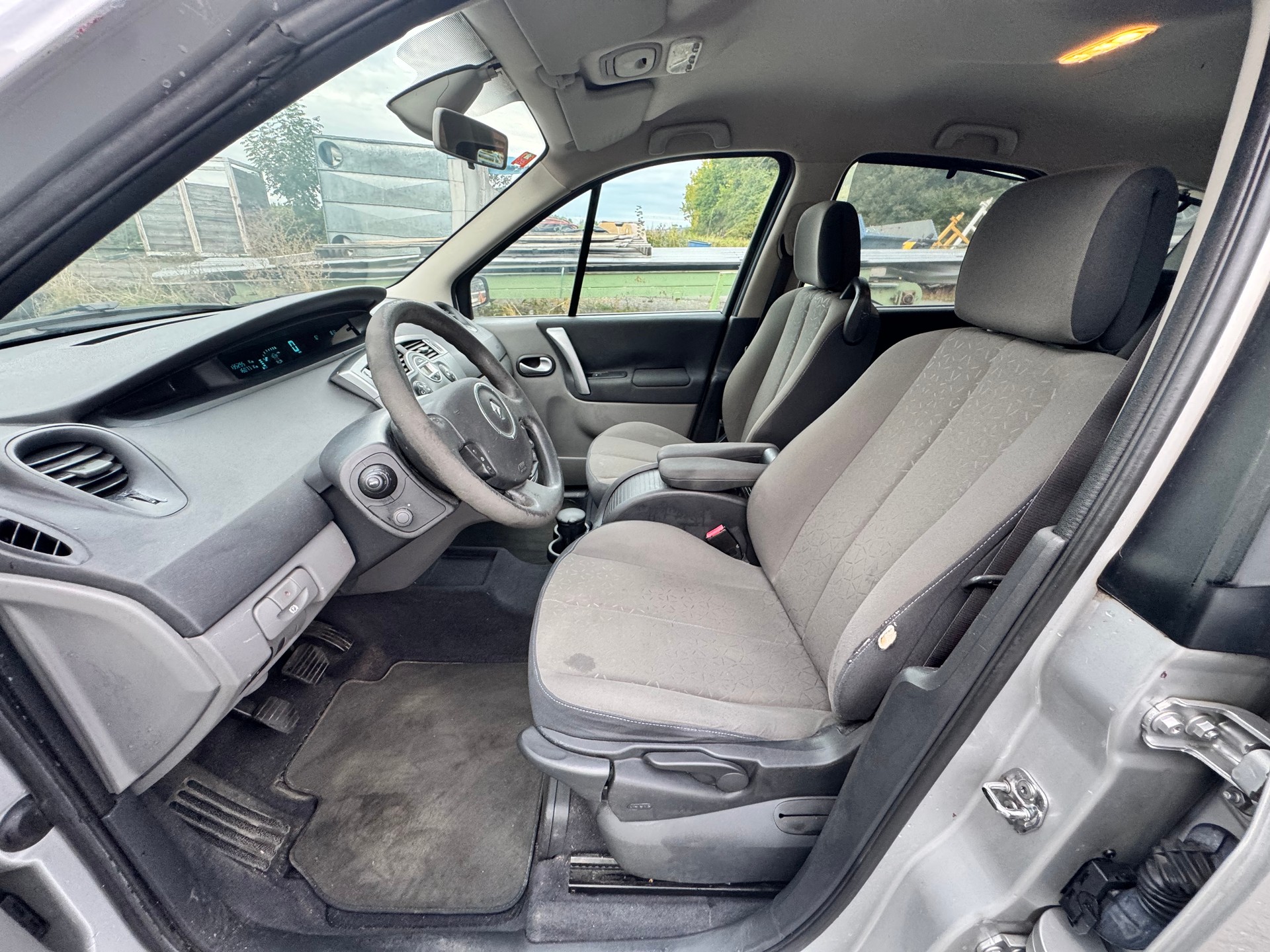RENAULT mégane Scénic II-image-8