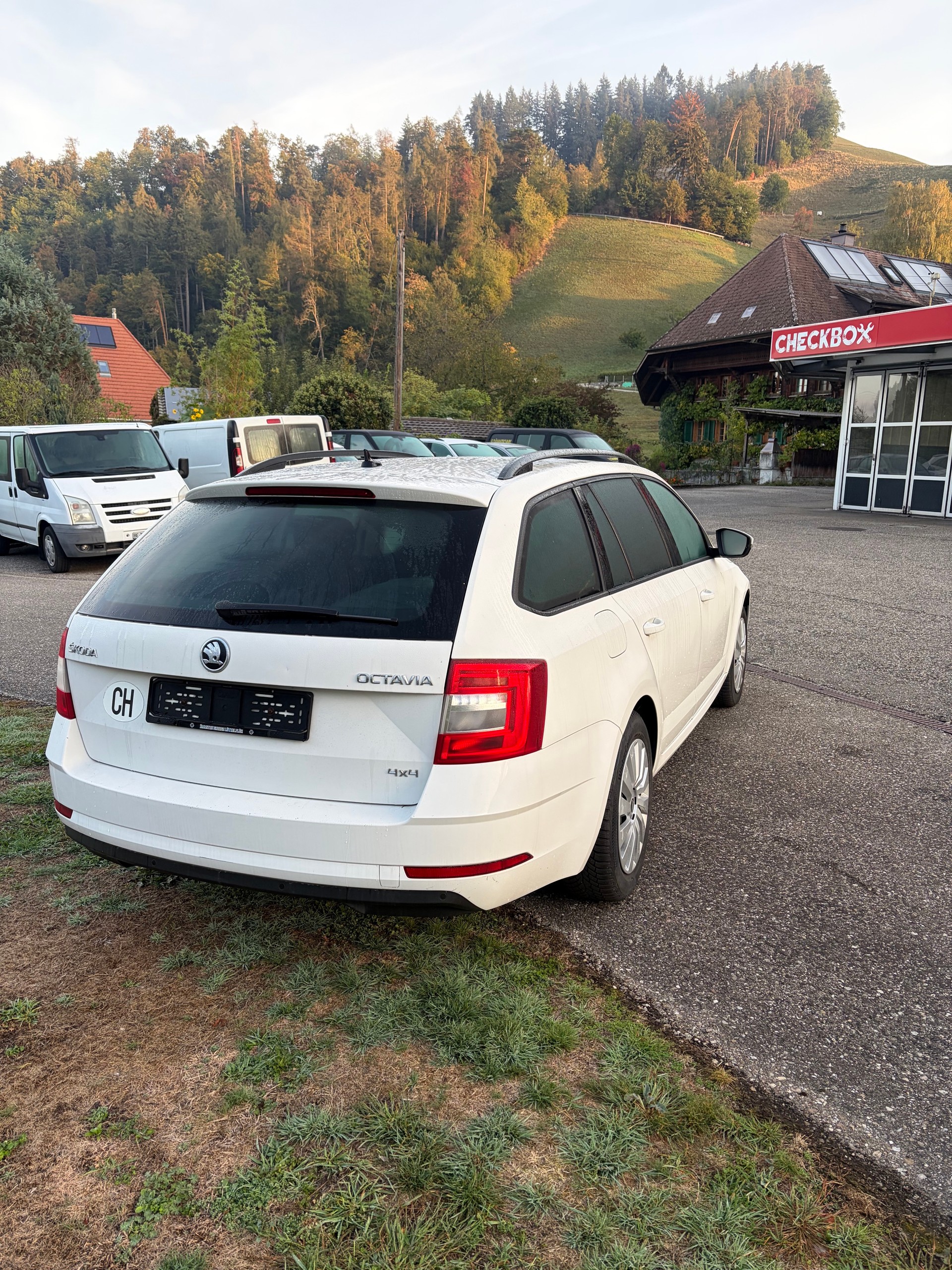 SKODA Octavia Combi 2.0 TDI Ambition 4x4-image-2