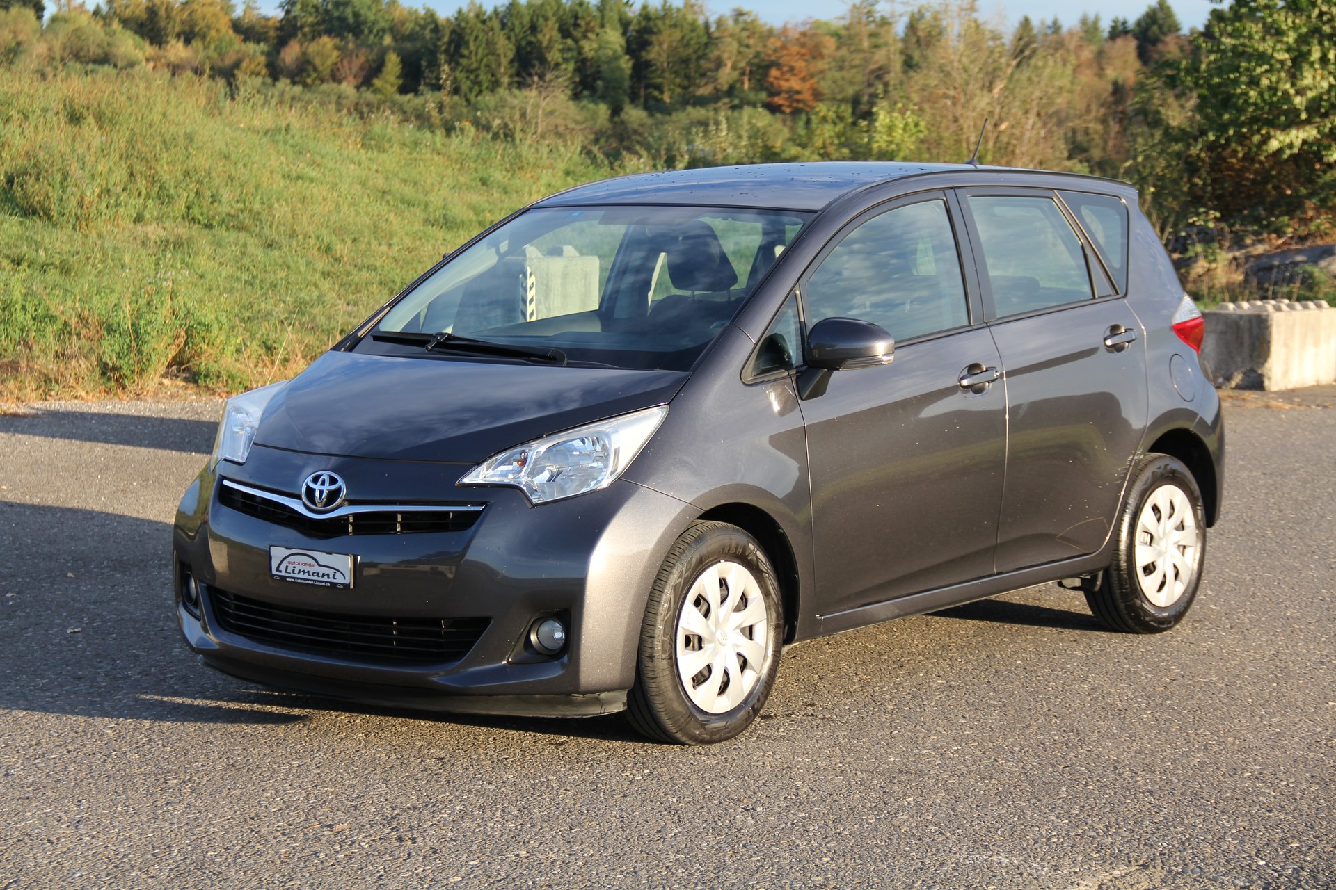 TOYOTA Verso-S 1.33 Linea Sol Multidrive S-image-1