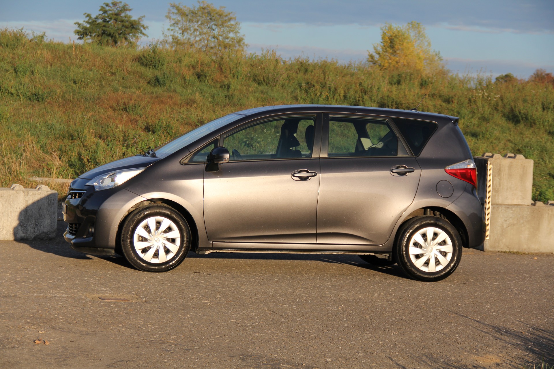 TOYOTA Verso-S 1.33 Linea Sol Multidrive S-image-0