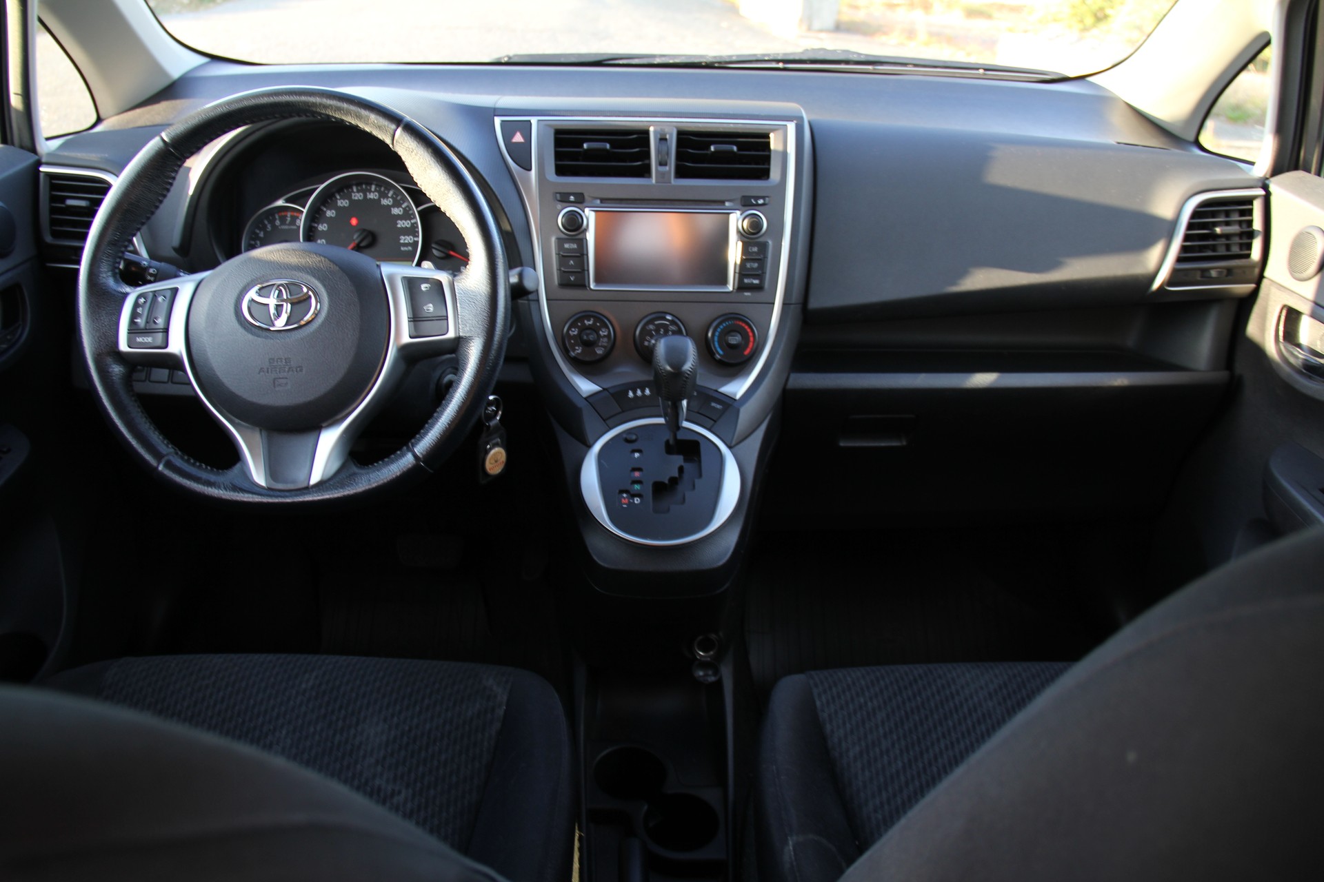 TOYOTA Verso-S 1.33 Linea Sol Multidrive S-image-9