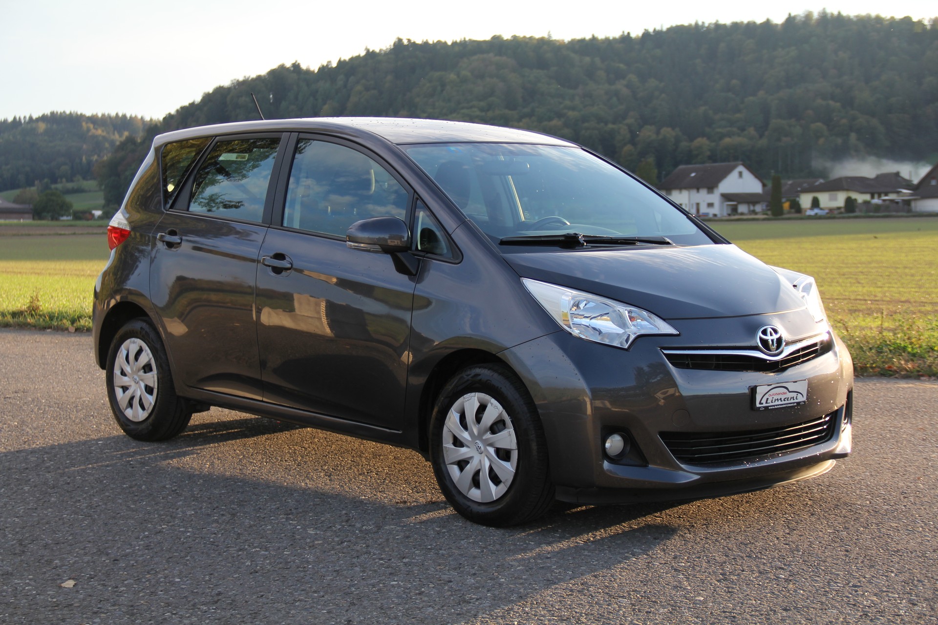 TOYOTA Verso-S 1.33 Linea Sol Multidrive S-image-3