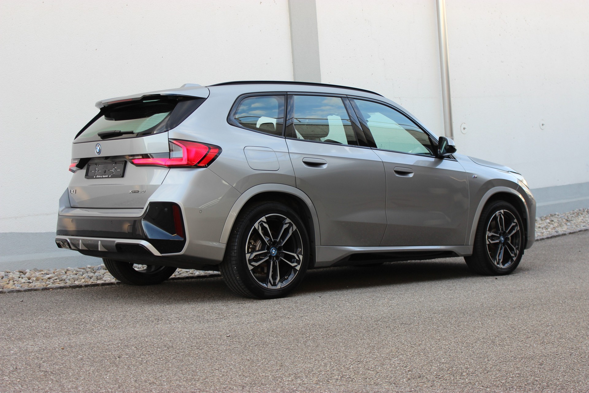BMW iX1 xDrive 30 M Sport 🎉1.88%-LEASINGAKTION🎉-image-3