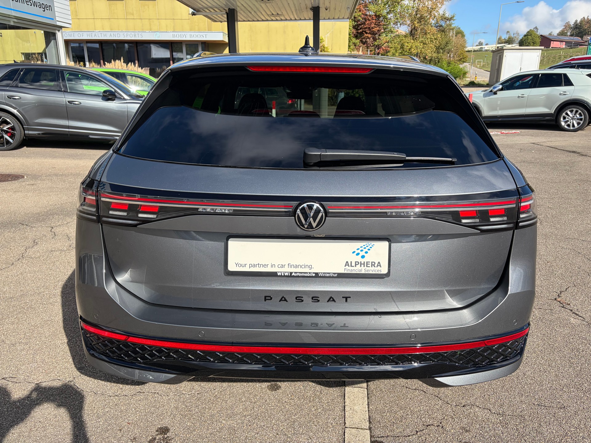 VW Passat Variant 2.0 TSI evo4 R-Line 4 Motion DSG-image-2