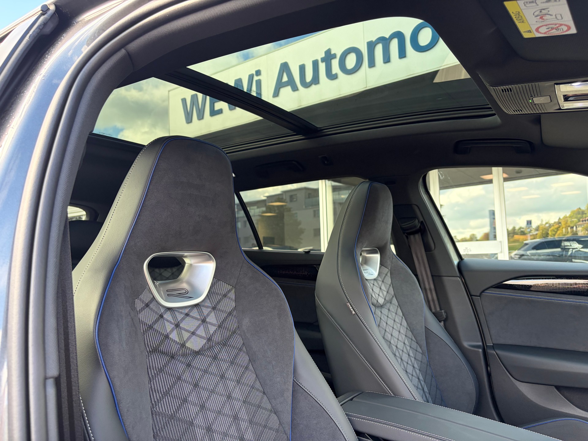 VW Passat Variant 2.0 TSI evo4 R-Line 4 Motion DSG-image-29