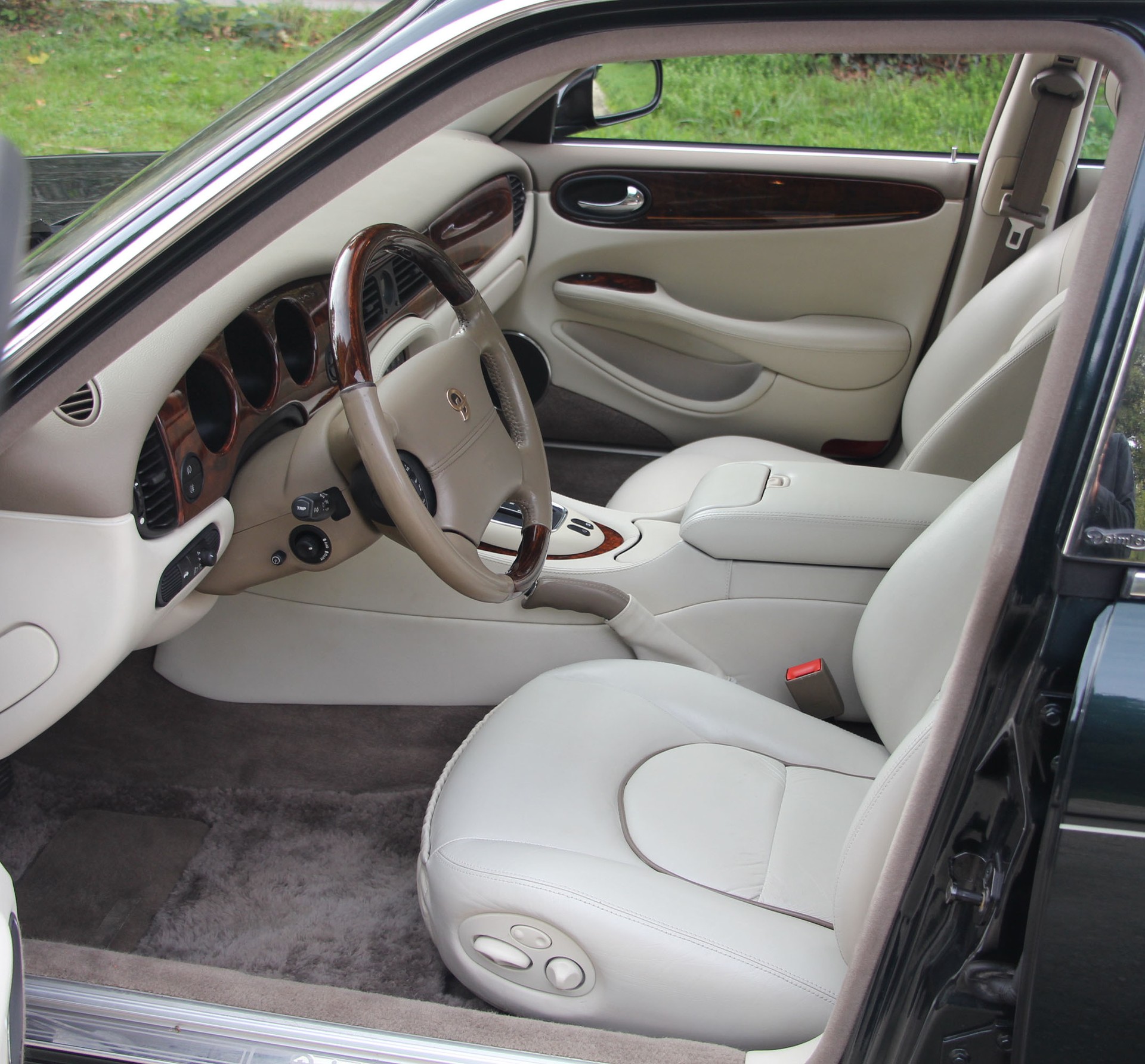 DAIMLER Super V8 4.0 S/C-image-7
