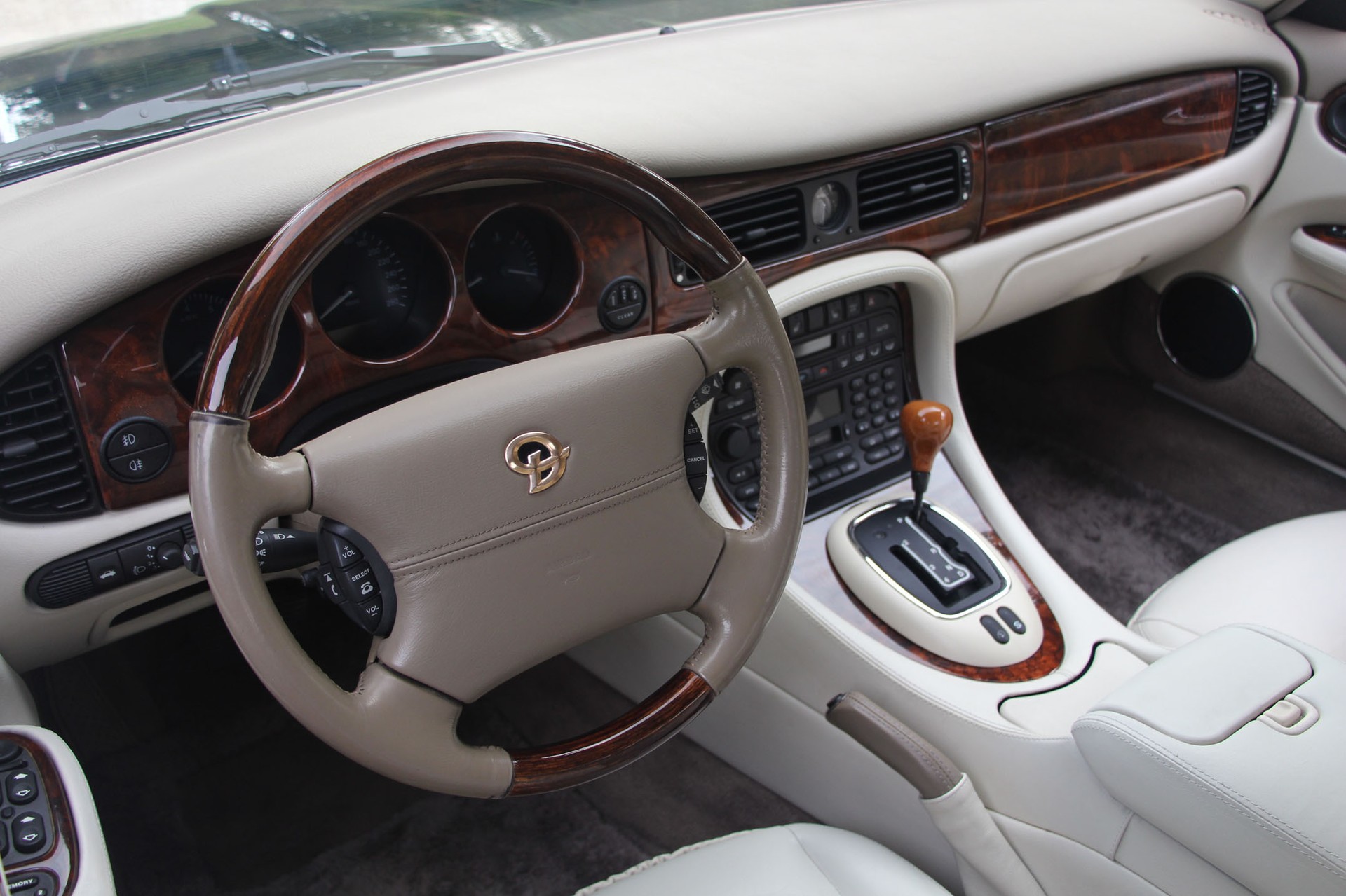 DAIMLER Super V8 4.0 S/C-image-6