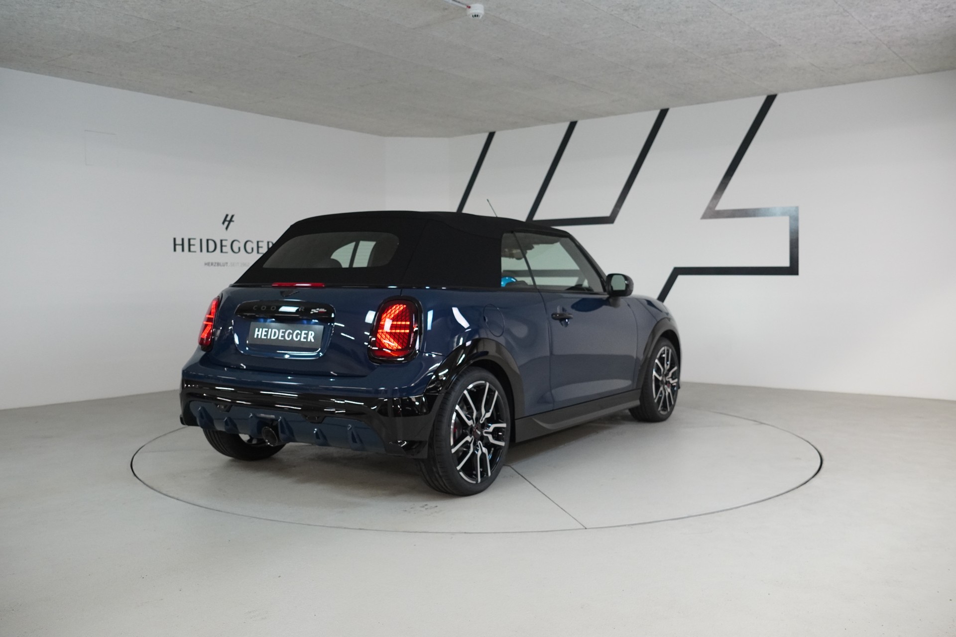 MINI Cooper John Cooper Works Cabriolet DKG-image-6