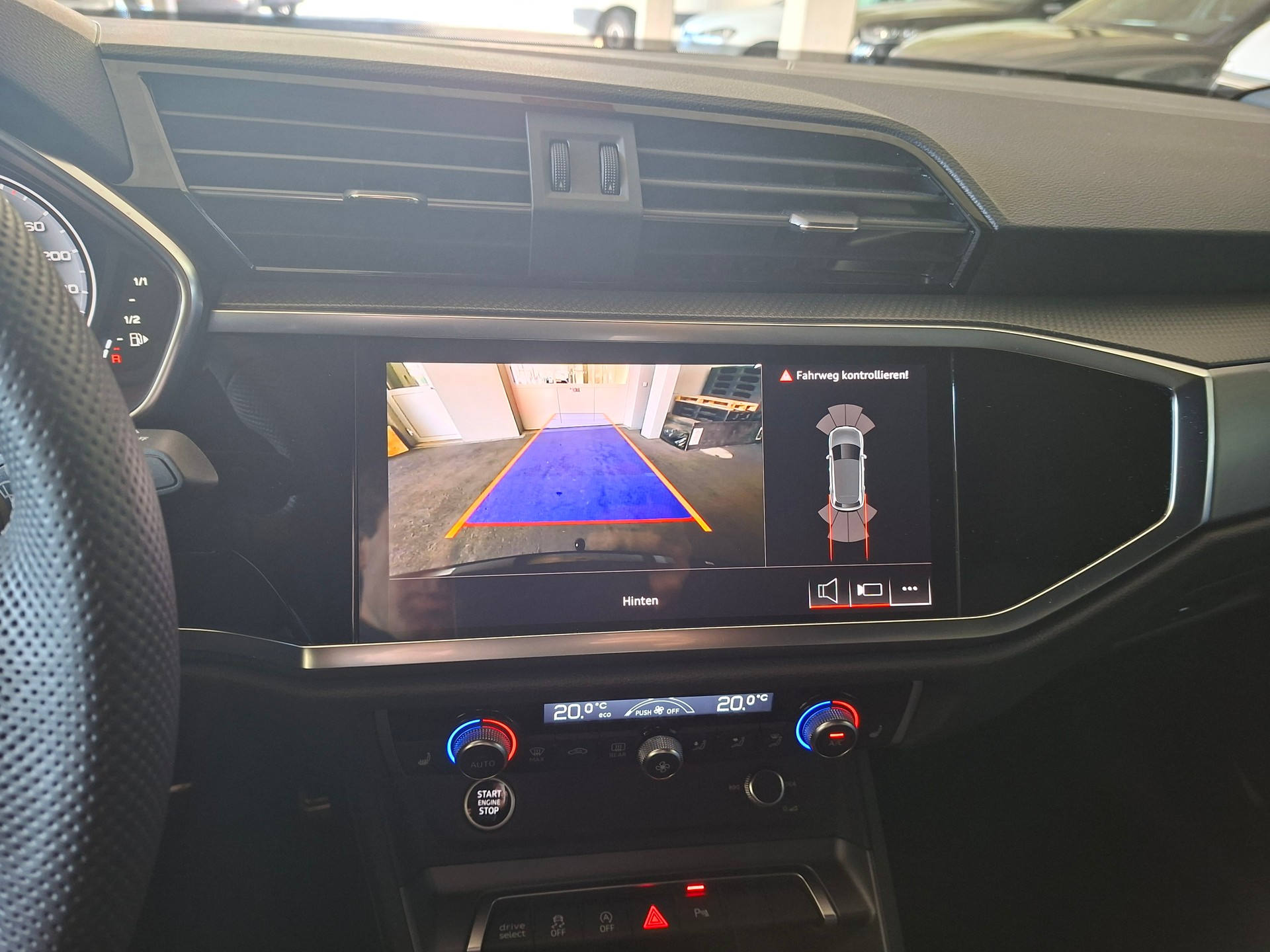 AUDI Q3 35 TFSI advanced Attraction S-tronic *Anhängerkupplung+8-fach bereift m. Pneu*-image-13
