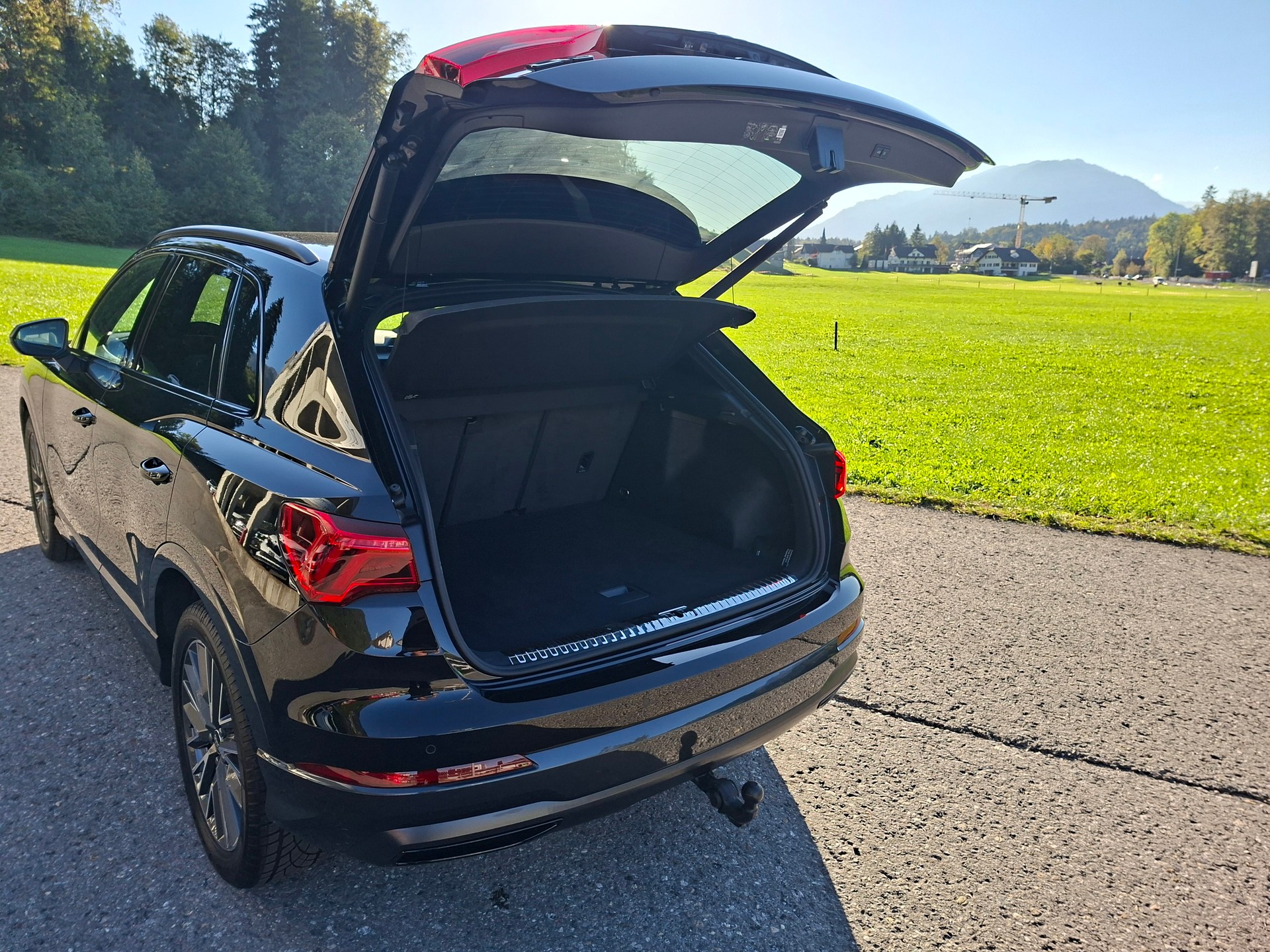 AUDI Q3 35 TFSI advanced Attraction S-tronic *Anhängerkupplung+8-fach bereift m. Pneu*-image-6