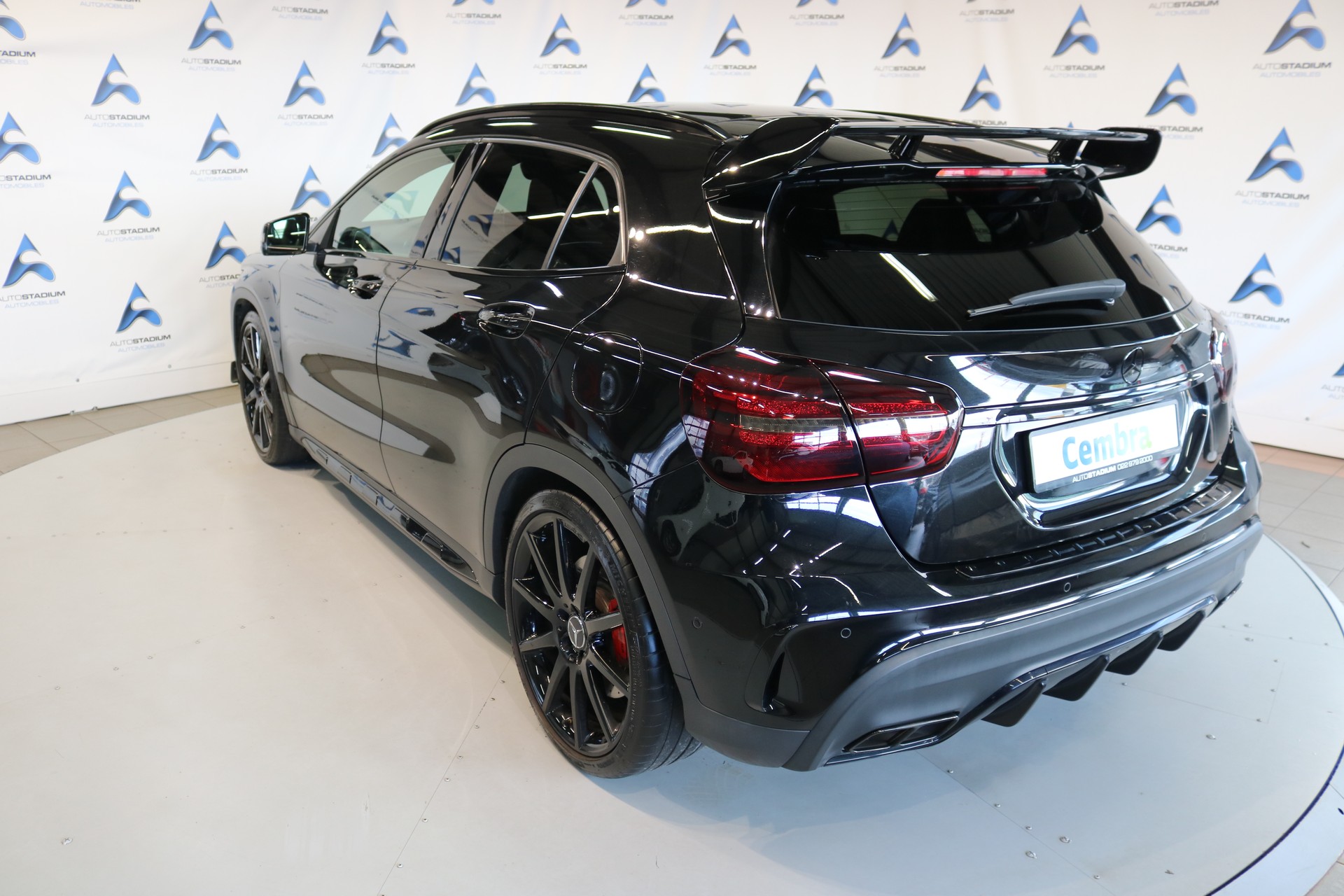 MERCEDES-BENZ GLA 45 AMG Night Edition 4Matic 7G-DCT-image-14