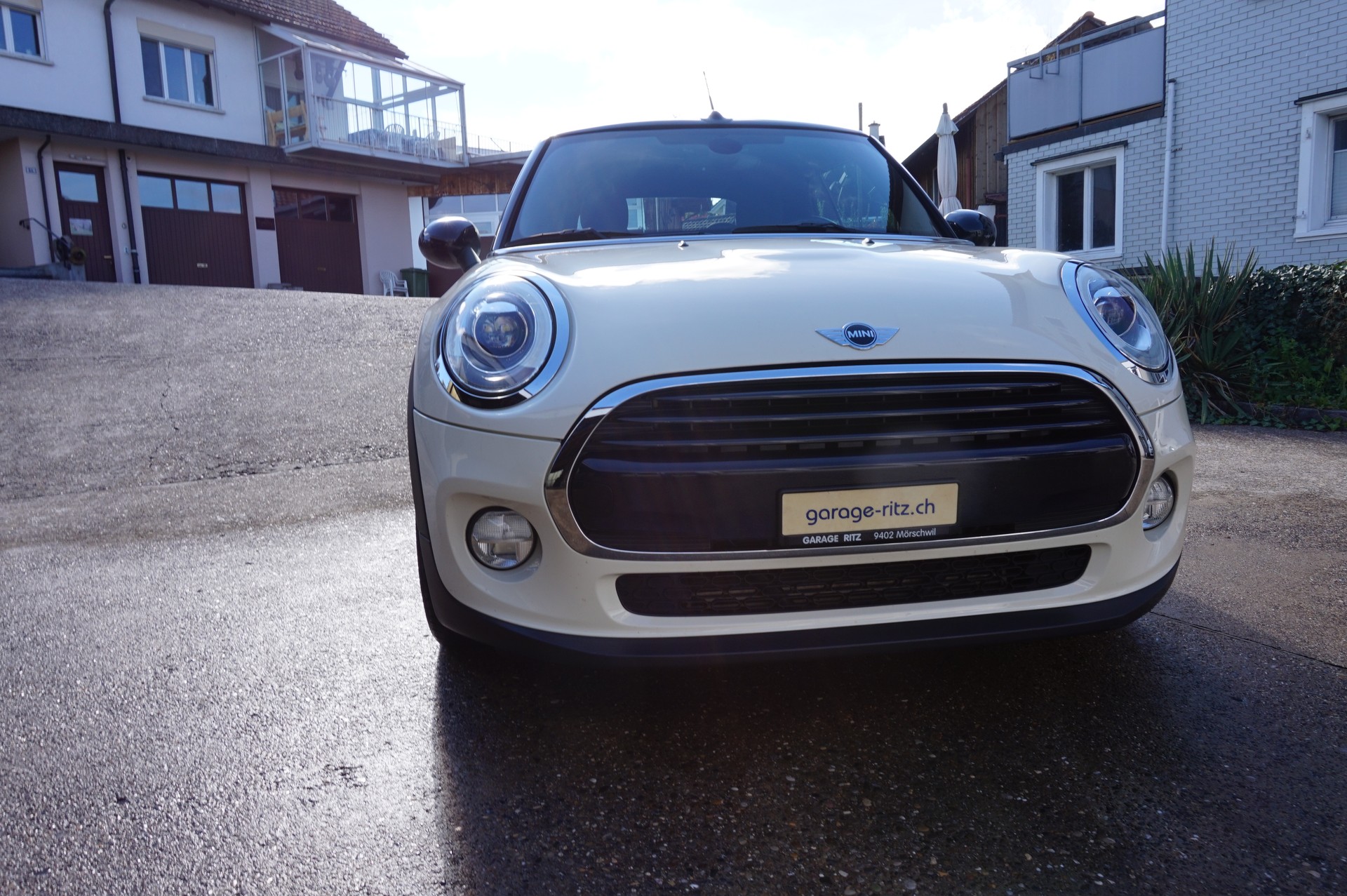 MINI Cooper Cabriolet-image-1