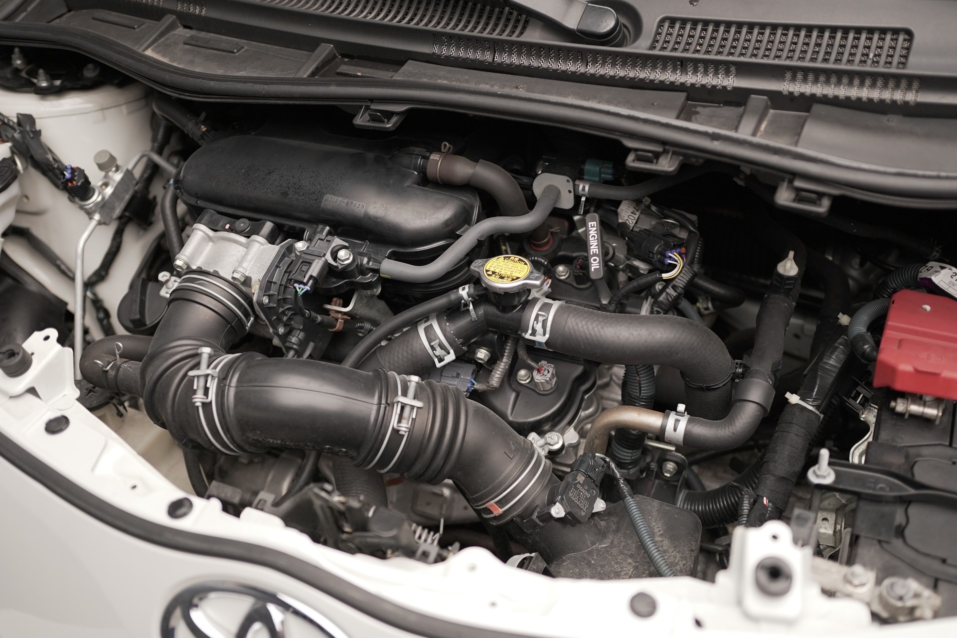 TOYOTA iQ 1.33 Dual VVT-i Linea Luna Multidrive-image-18