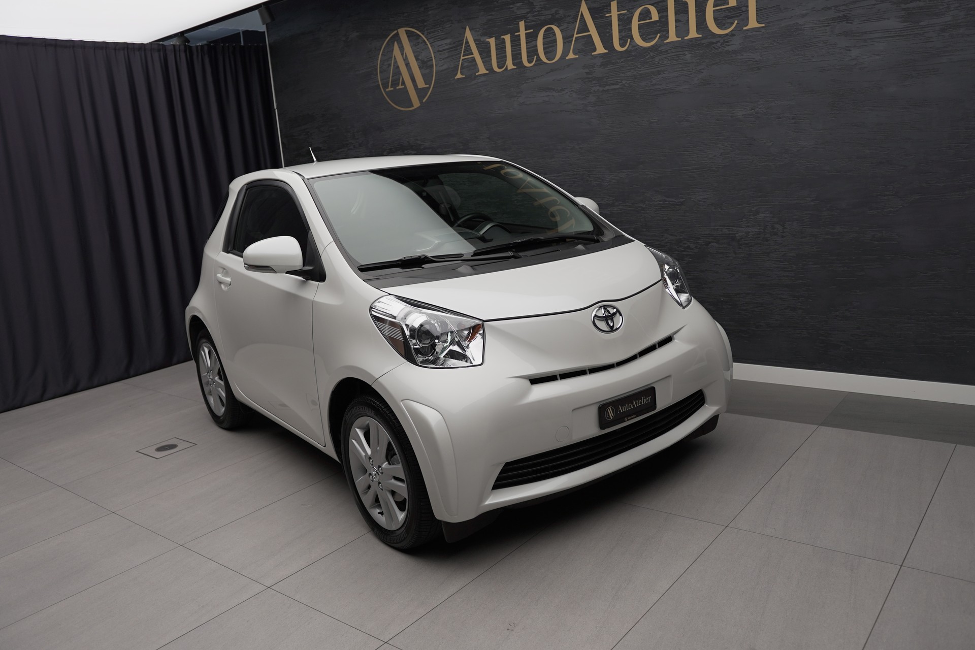 TOYOTA iQ 1.33 Dual VVT-i Linea Luna Multidrive-image-1