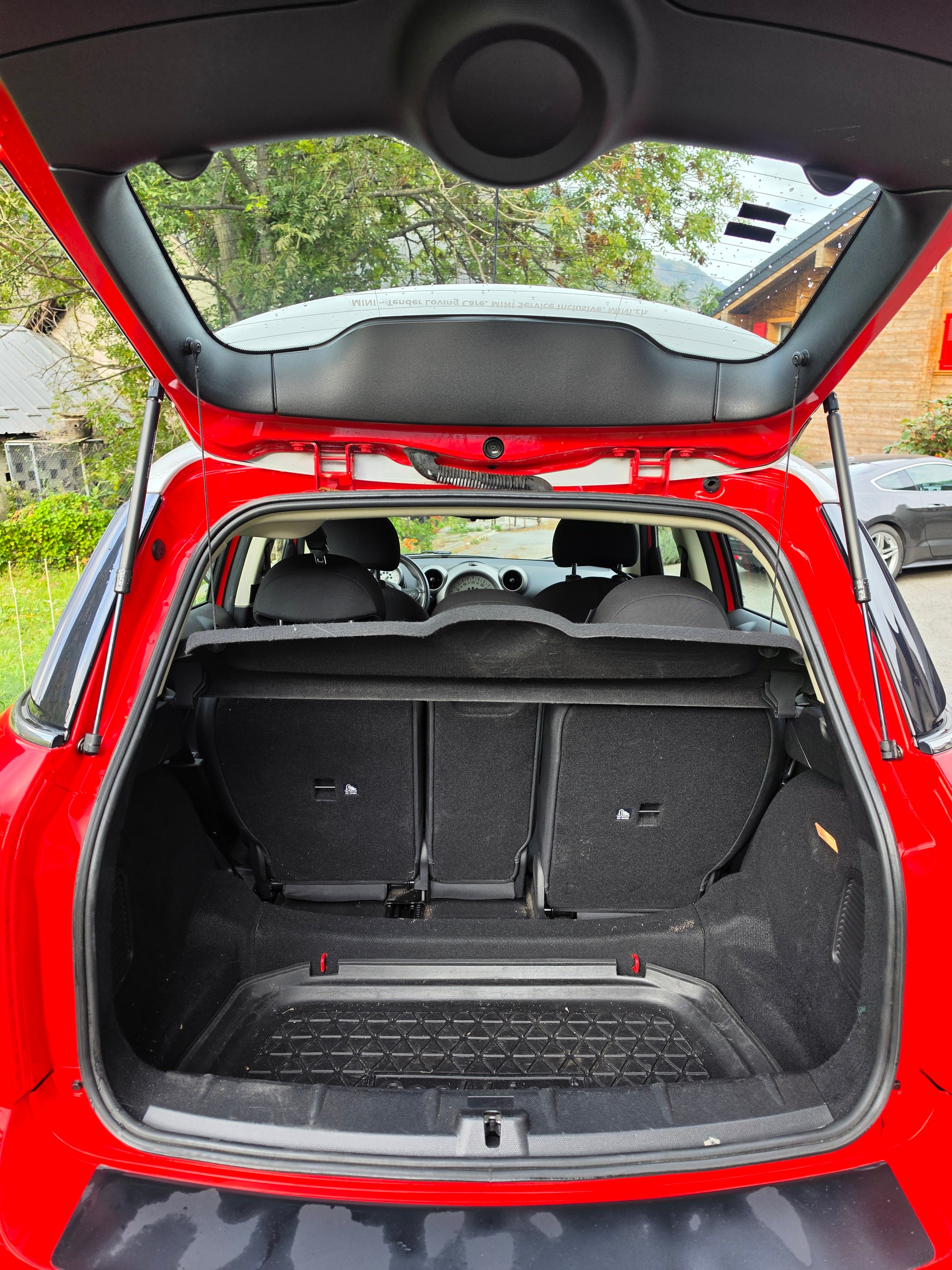 MINI 1.6i Cooper S ALL4-image-5