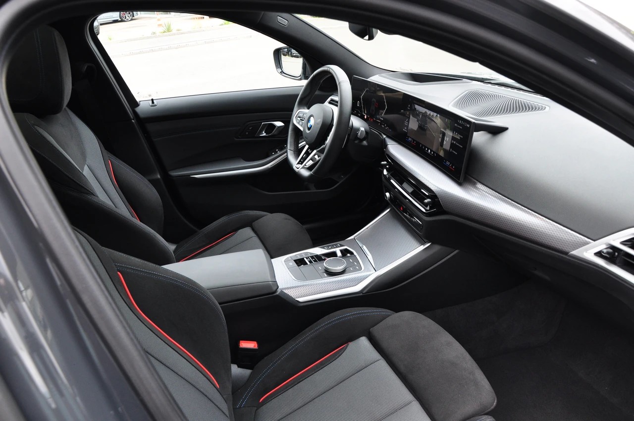 BMW 330i Touring xDrive Steptronic M Sport Pro-image-19