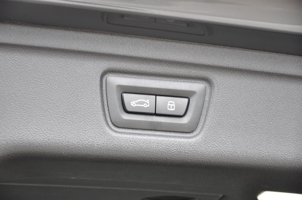 BMW 330i Touring xDrive Steptronic M Sport Pro-image-16