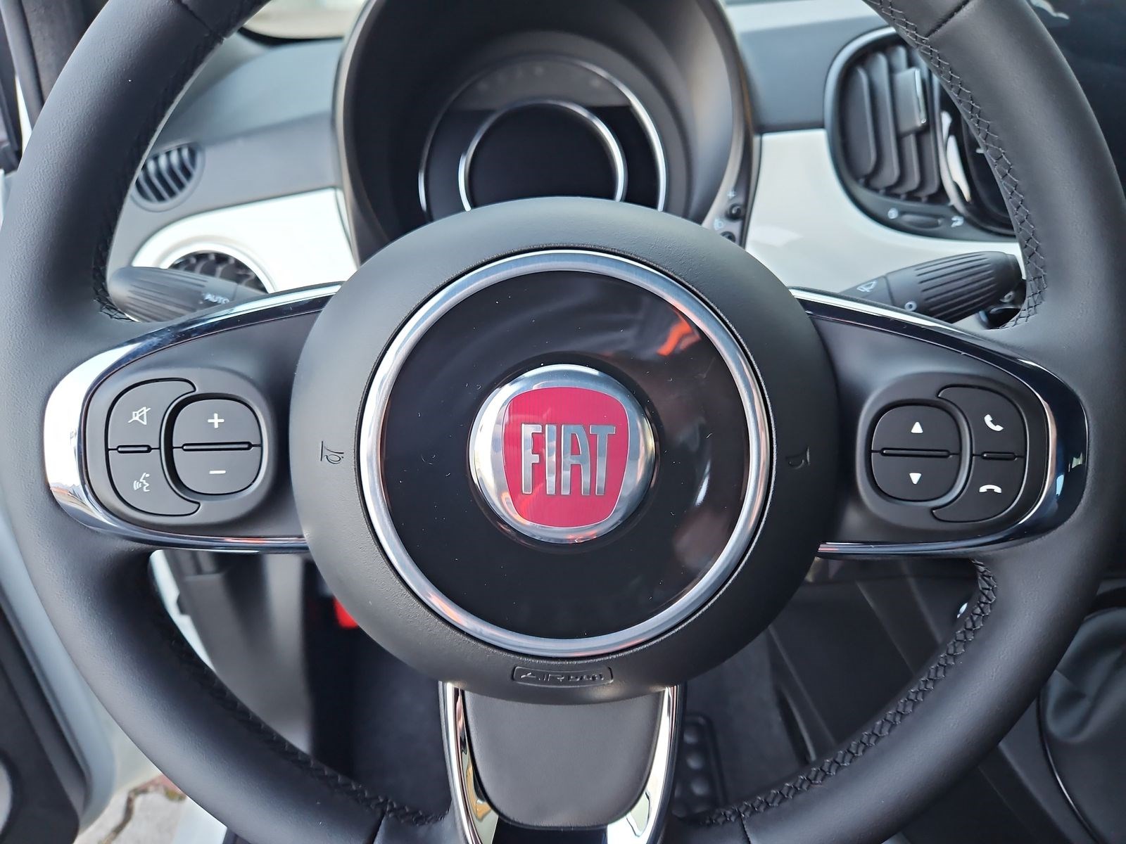 FIAT 500 1.0 N3 MildHybrid Swiss Edition-image-10