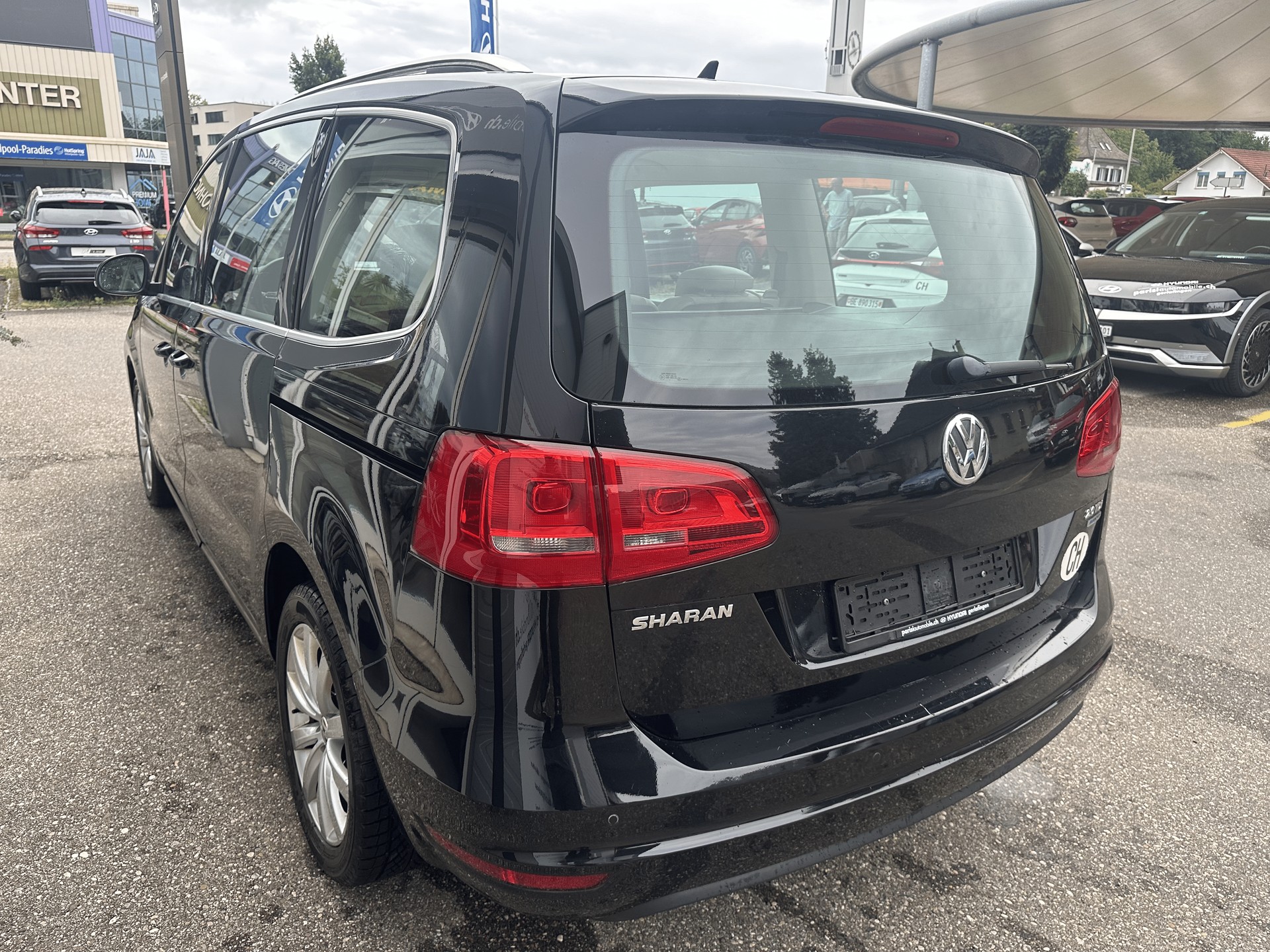 VW Sharan 2.0 TDI BlueMotion Technology Highline-image-4
