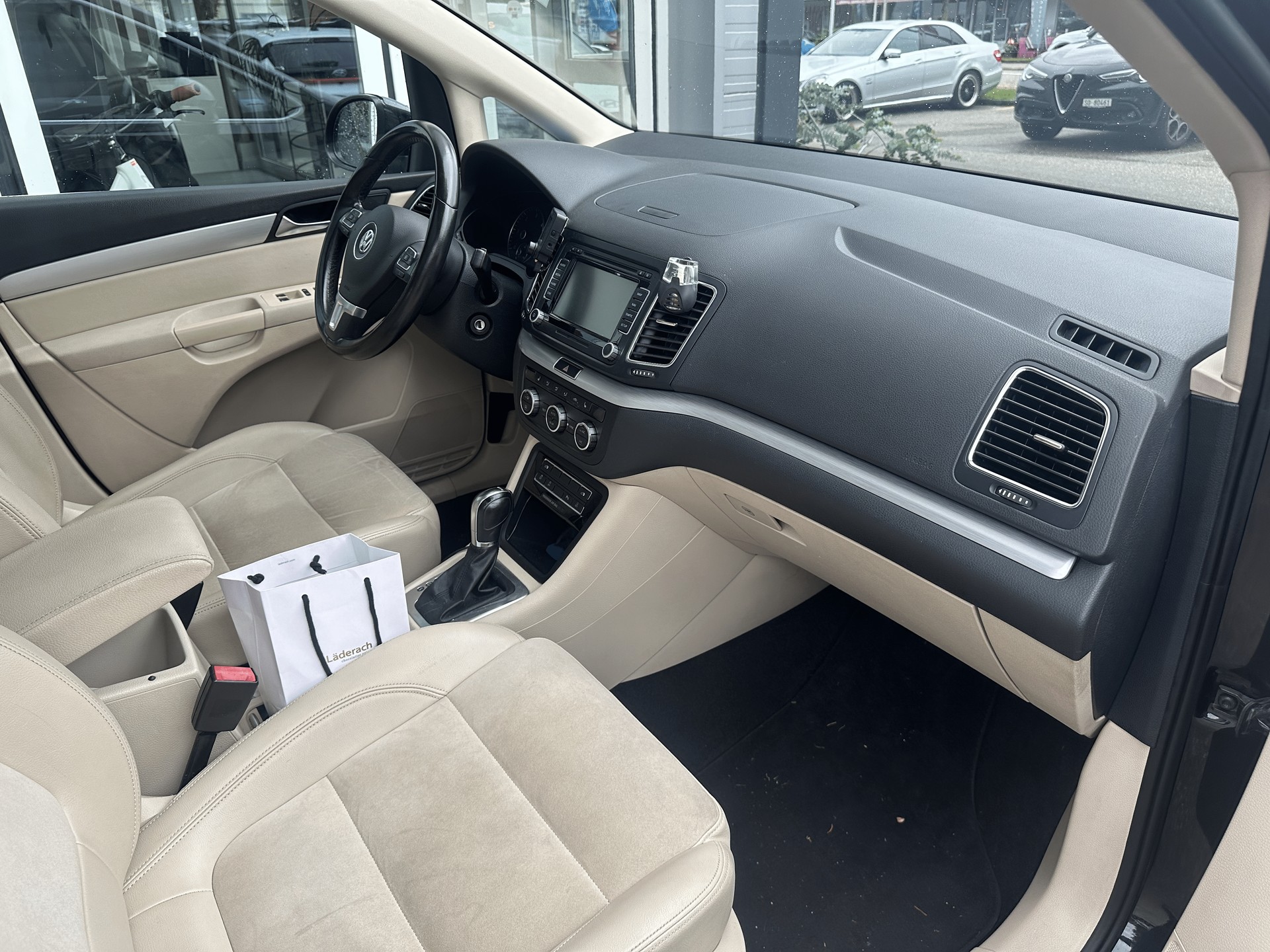 VW Sharan 2.0 TDI BlueMotion Technology Highline-image-11