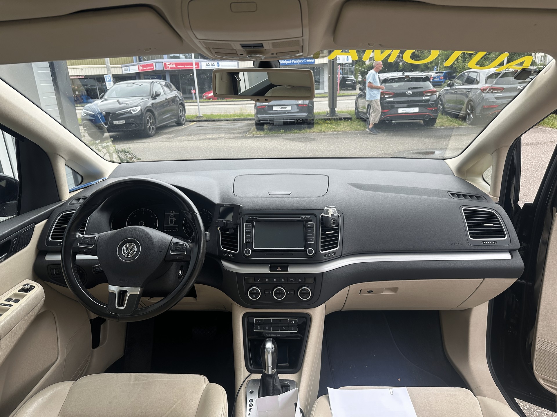 VW Sharan 2.0 TDI BlueMotion Technology Highline-image-10