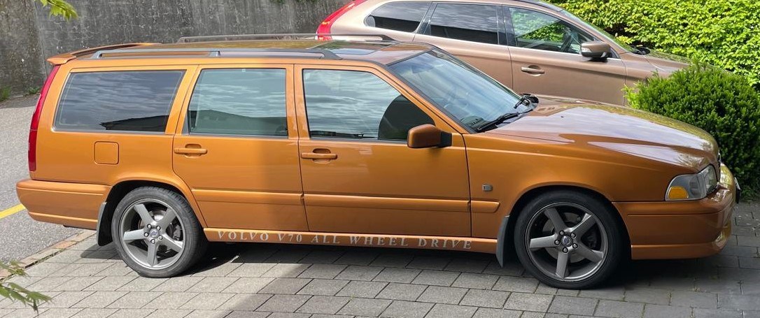 VOLVO V70 R AWD-image-0