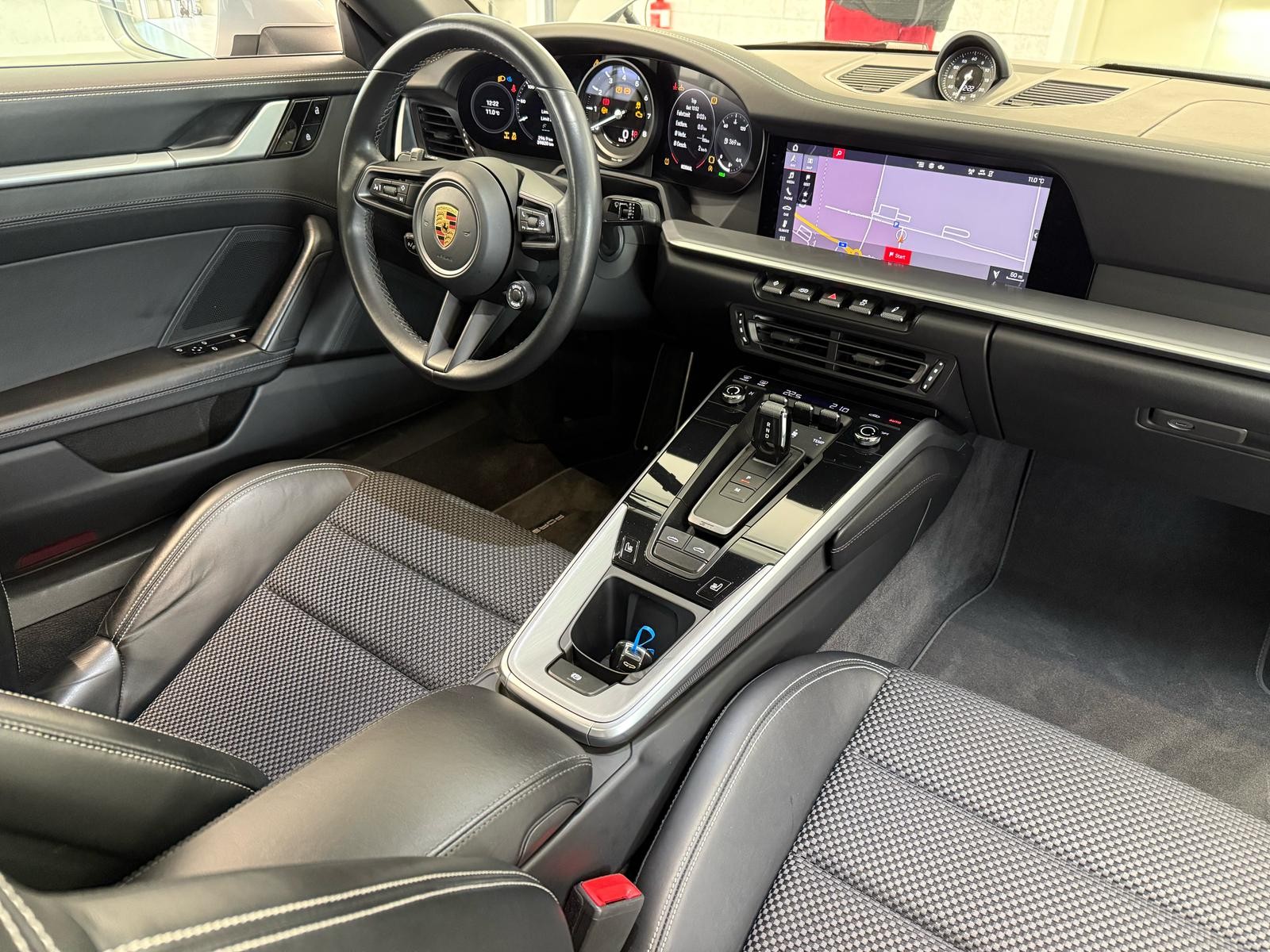 PORSCHE 911 Targa 4 PDK-image-11