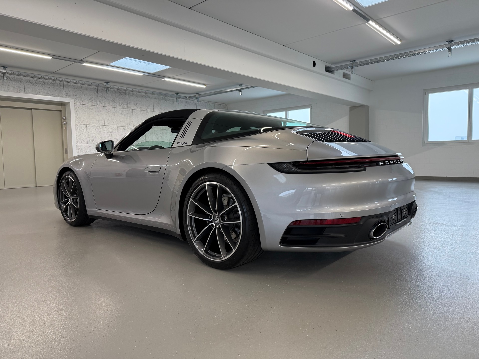 PORSCHE 911 Targa 4 PDK-image-2