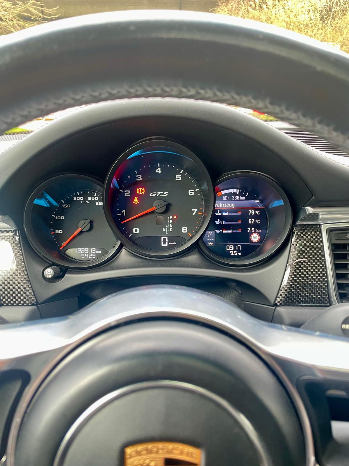 PORSCHE Macan GTS PDK-image-11