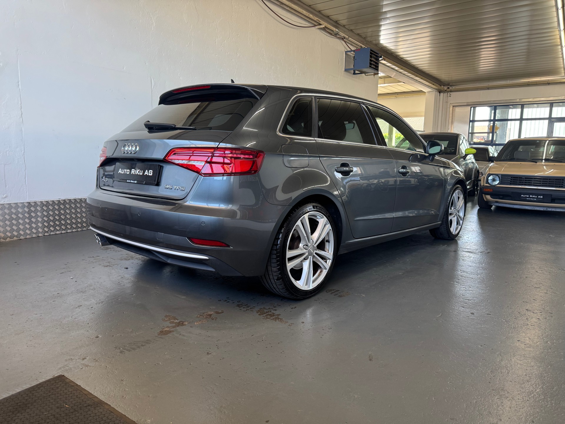 AUDI A3 Sportback 35 TFSI Sport-image-7