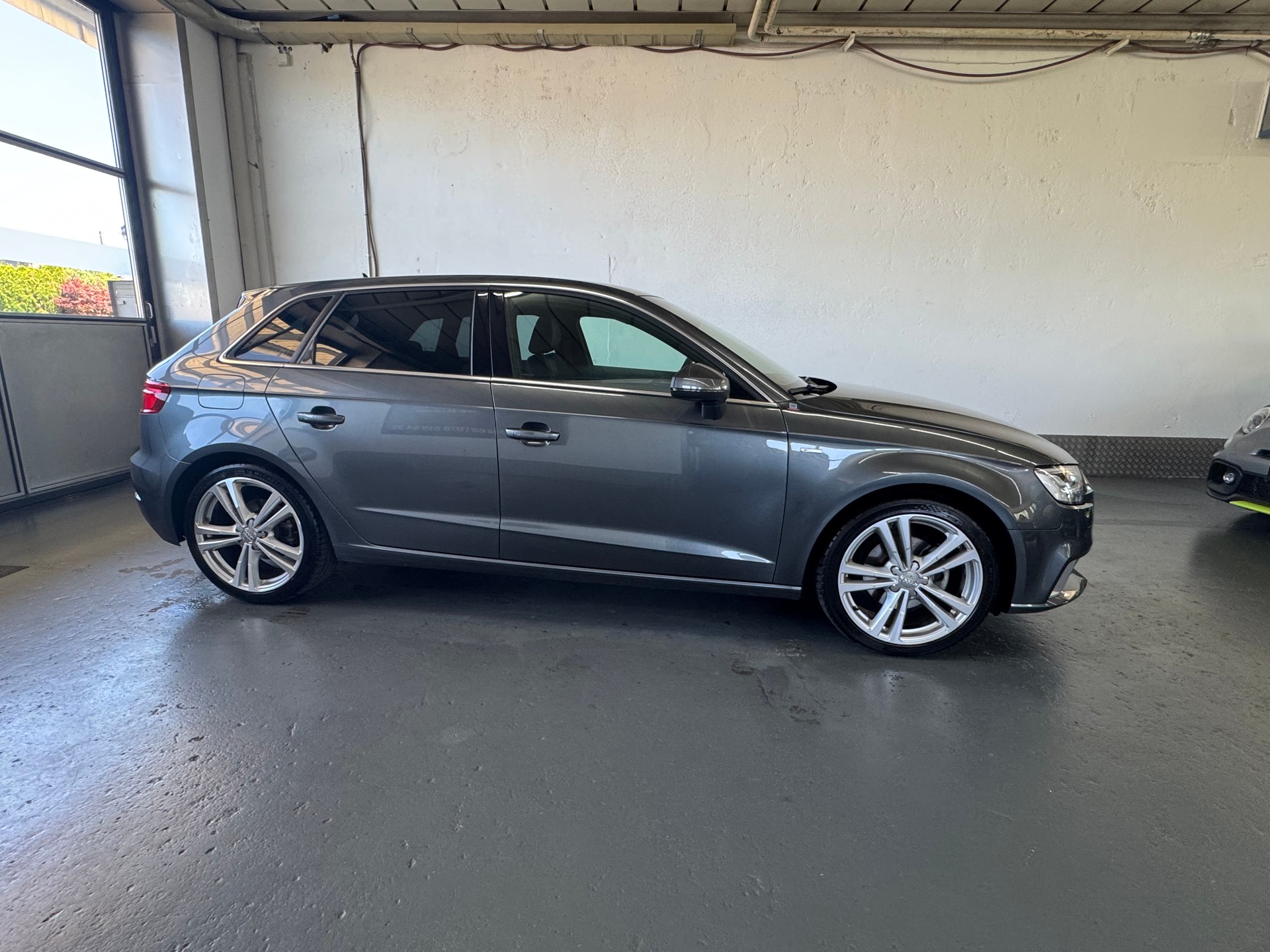 AUDI A3 Sportback 35 TFSI Sport-image-5