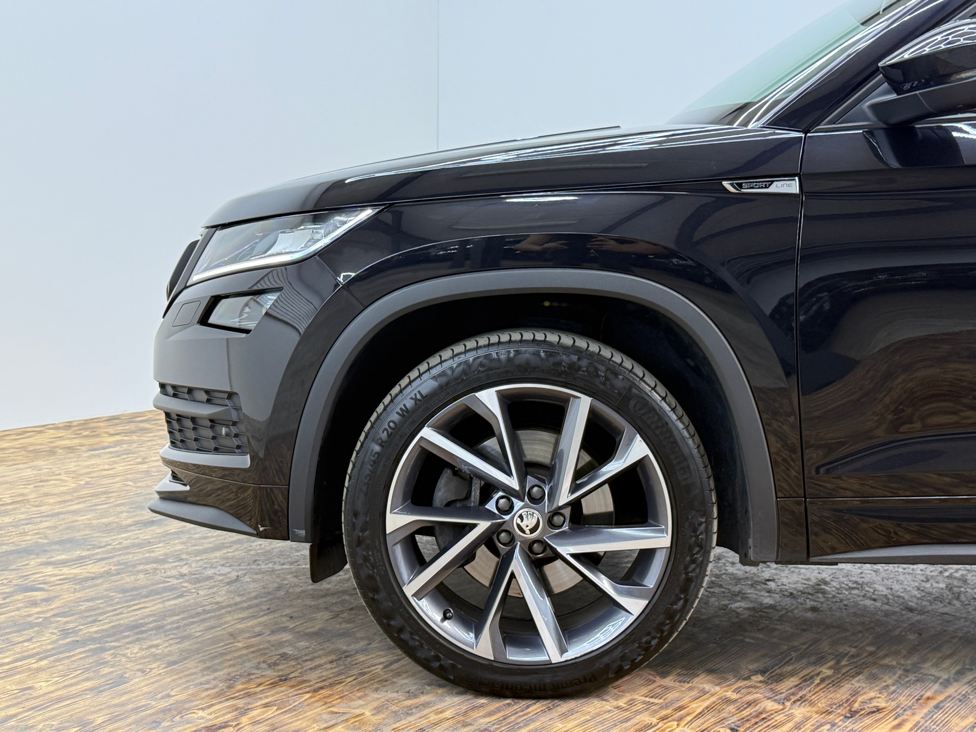SKODA Kodiaq 2.0 TDI CR Sport Line 4x4 DSG ~AHK~7-PLÄTZER~-image-4