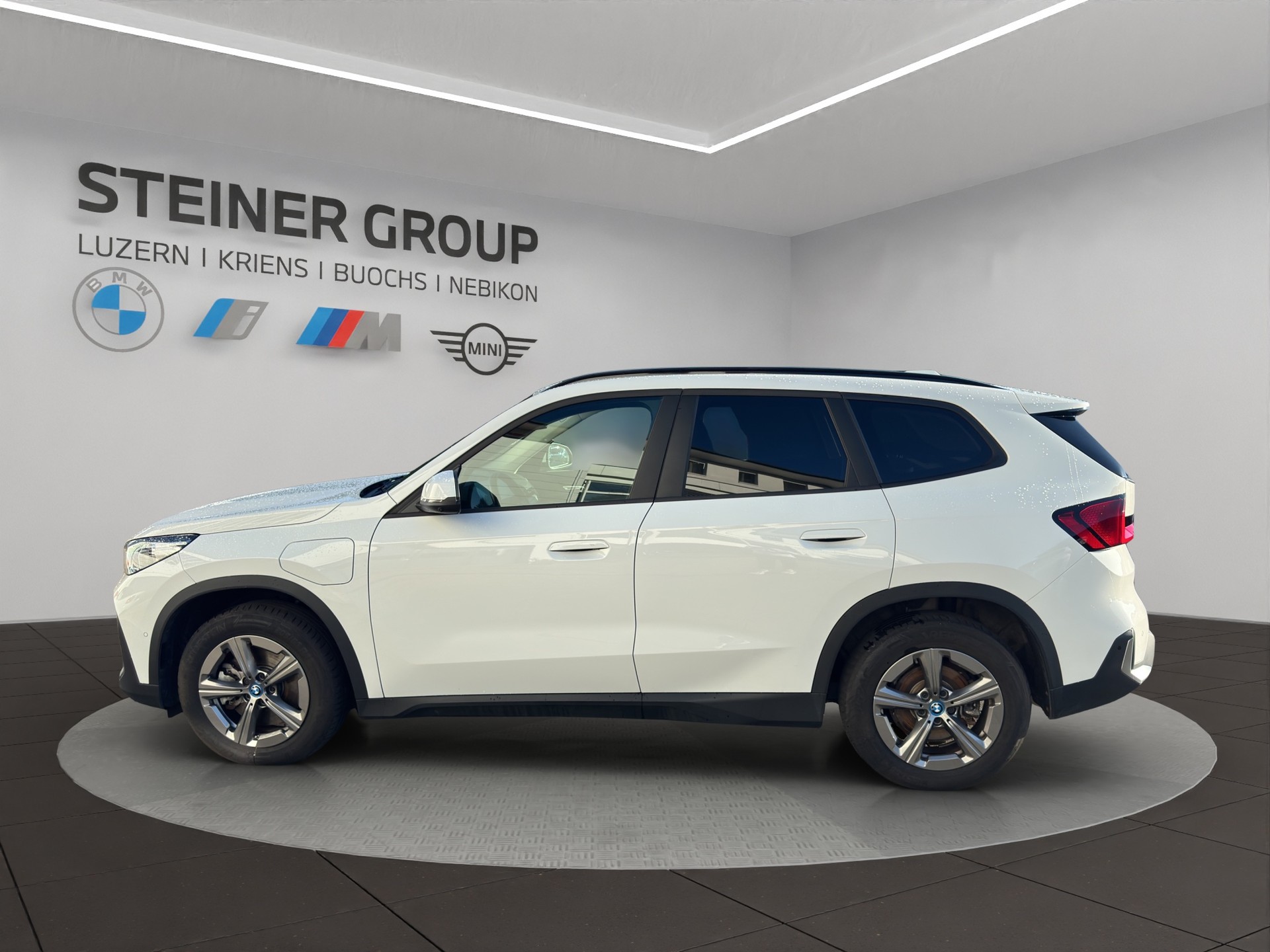 BMW X1 xDrive 30e-image-1