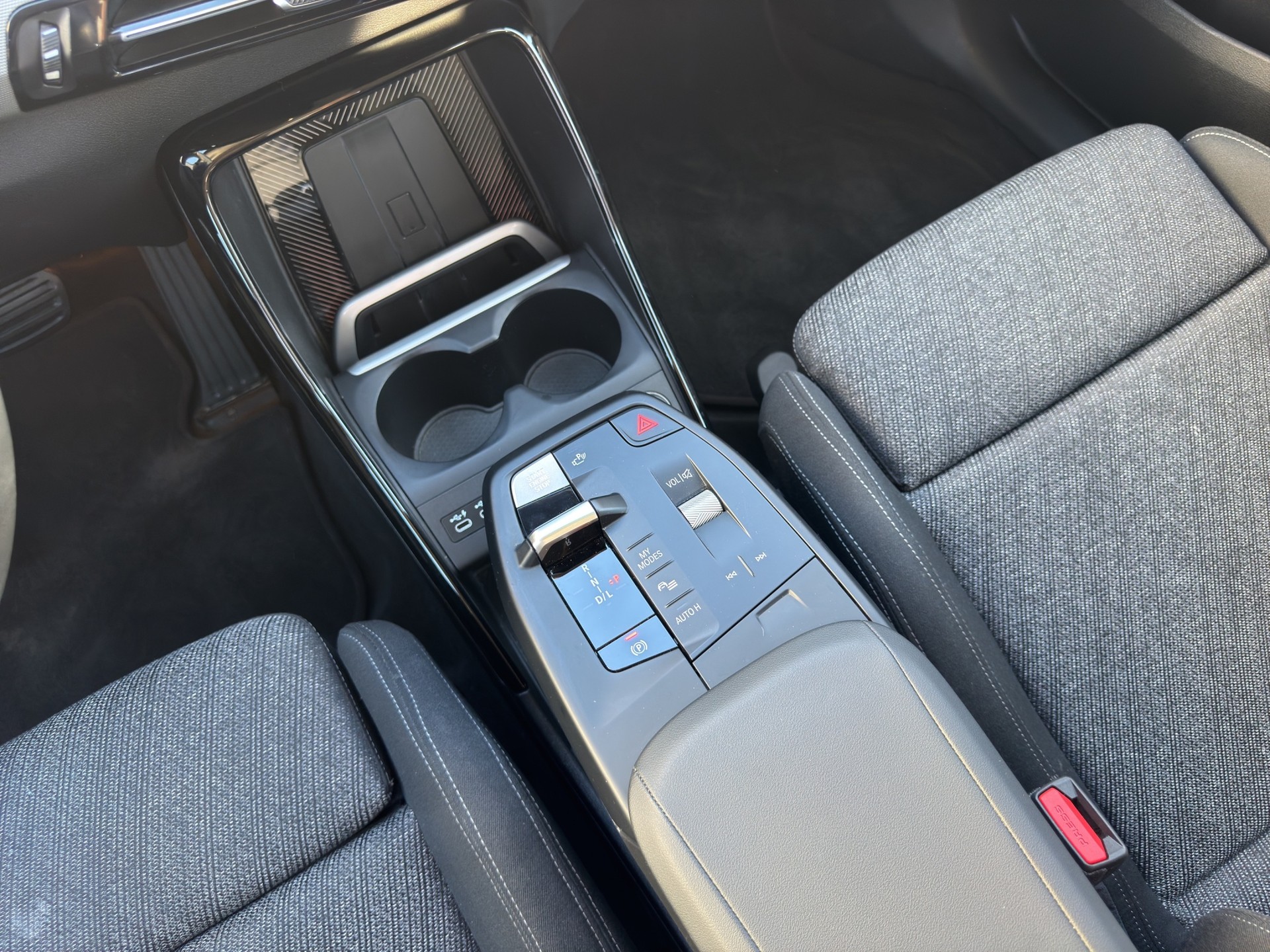 BMW X1 xDrive 30e-image-10