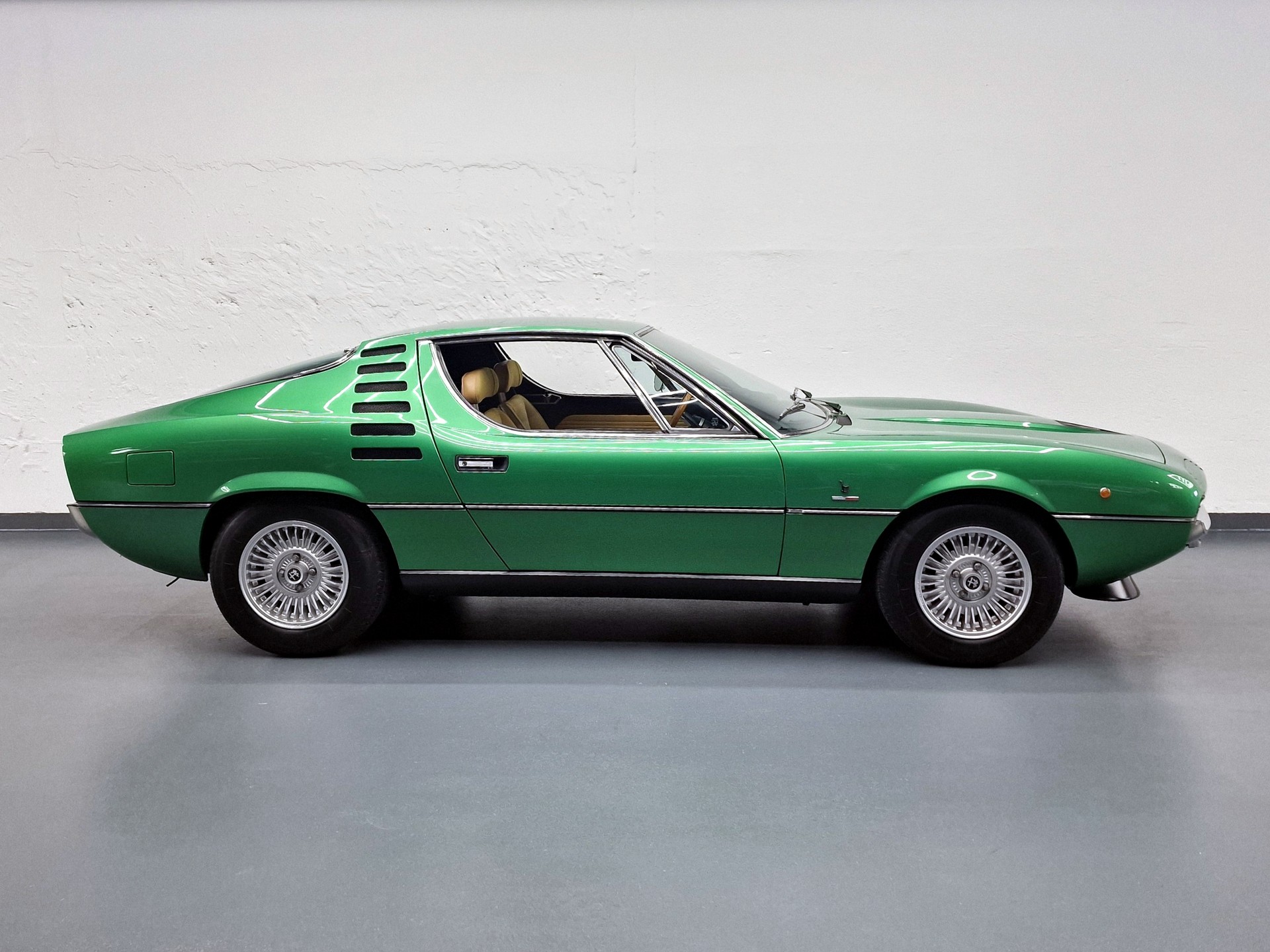 ALFA ROMEO Montreal-image-0