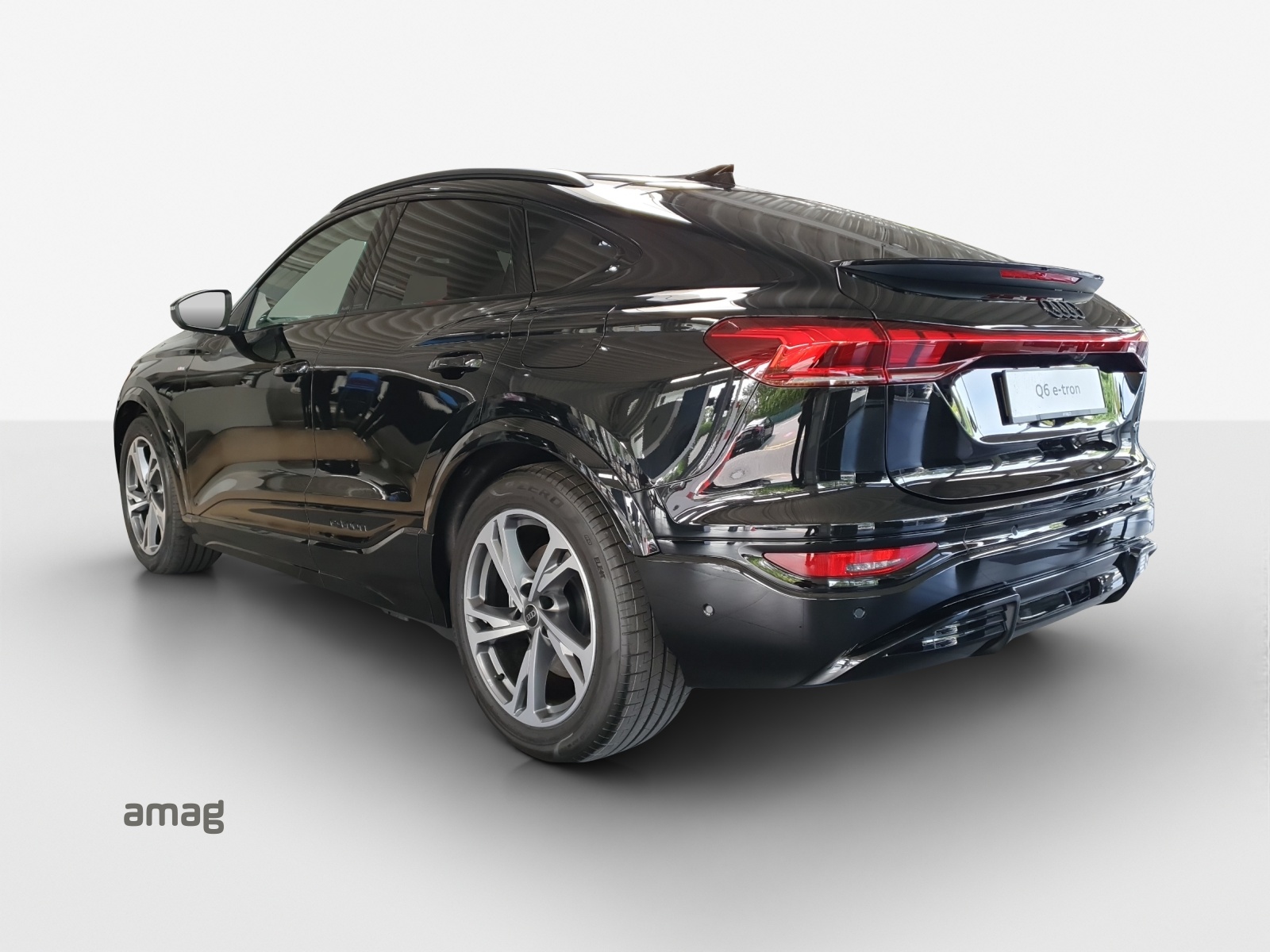 AUDI Q6 Sportback e-tron quattro-image-3