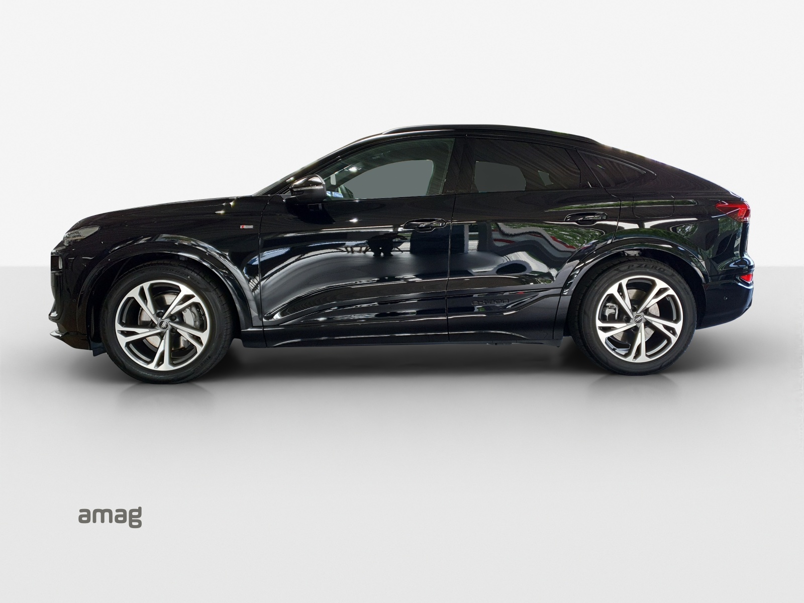 AUDI Q6 Sportback e-tron quattro-image-2