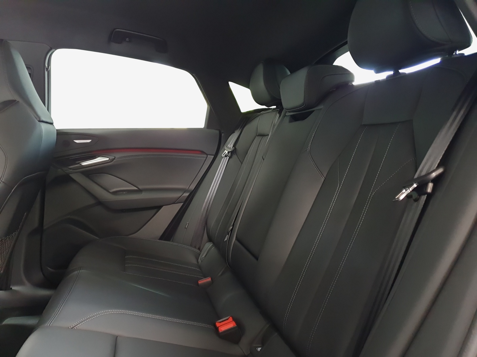 AUDI Q6 Sportback e-tron quattro-image-12