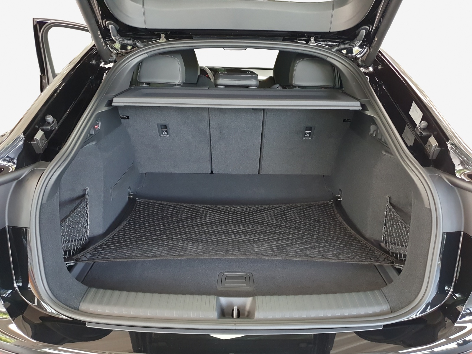 AUDI Q6 Sportback e-tron quattro-image-13