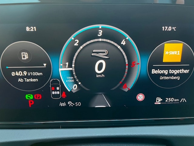 VW Tiguan 2.0 TDI SCR R-Line 4Motion DSG-image-7