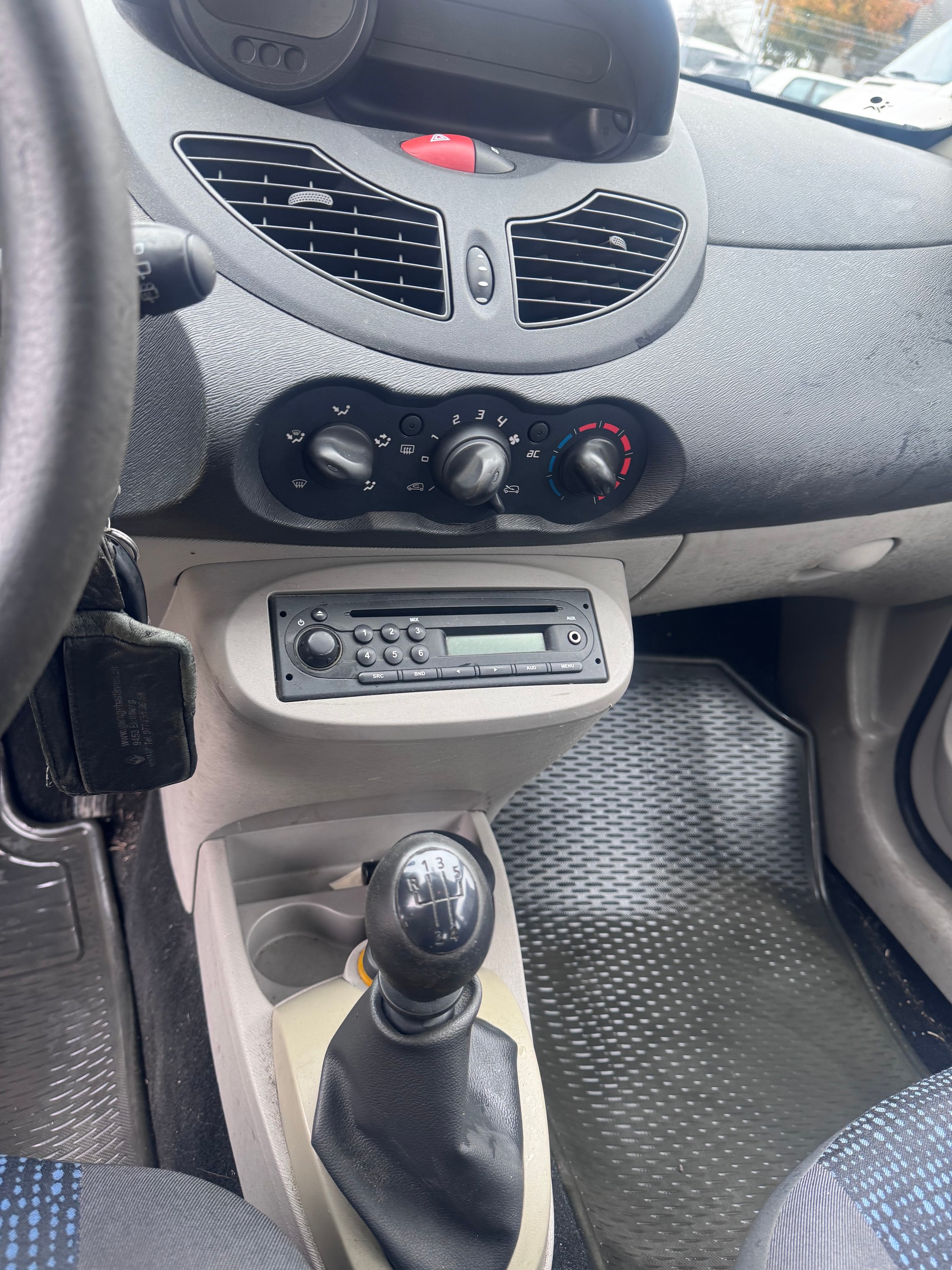 RENAULT Twingo 1.2 Authentique-image-5